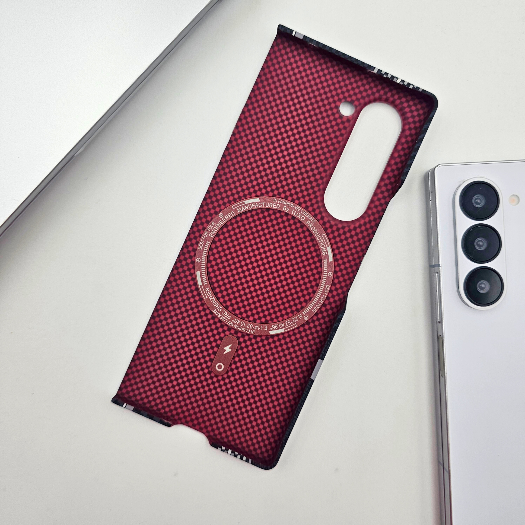 Striped Black Premium Slim Case for Samsung Galaxy Z Fold 7 | Rare Aramid Texture Finish | Real Carbon Fibre Feel | Hidden MagSafe