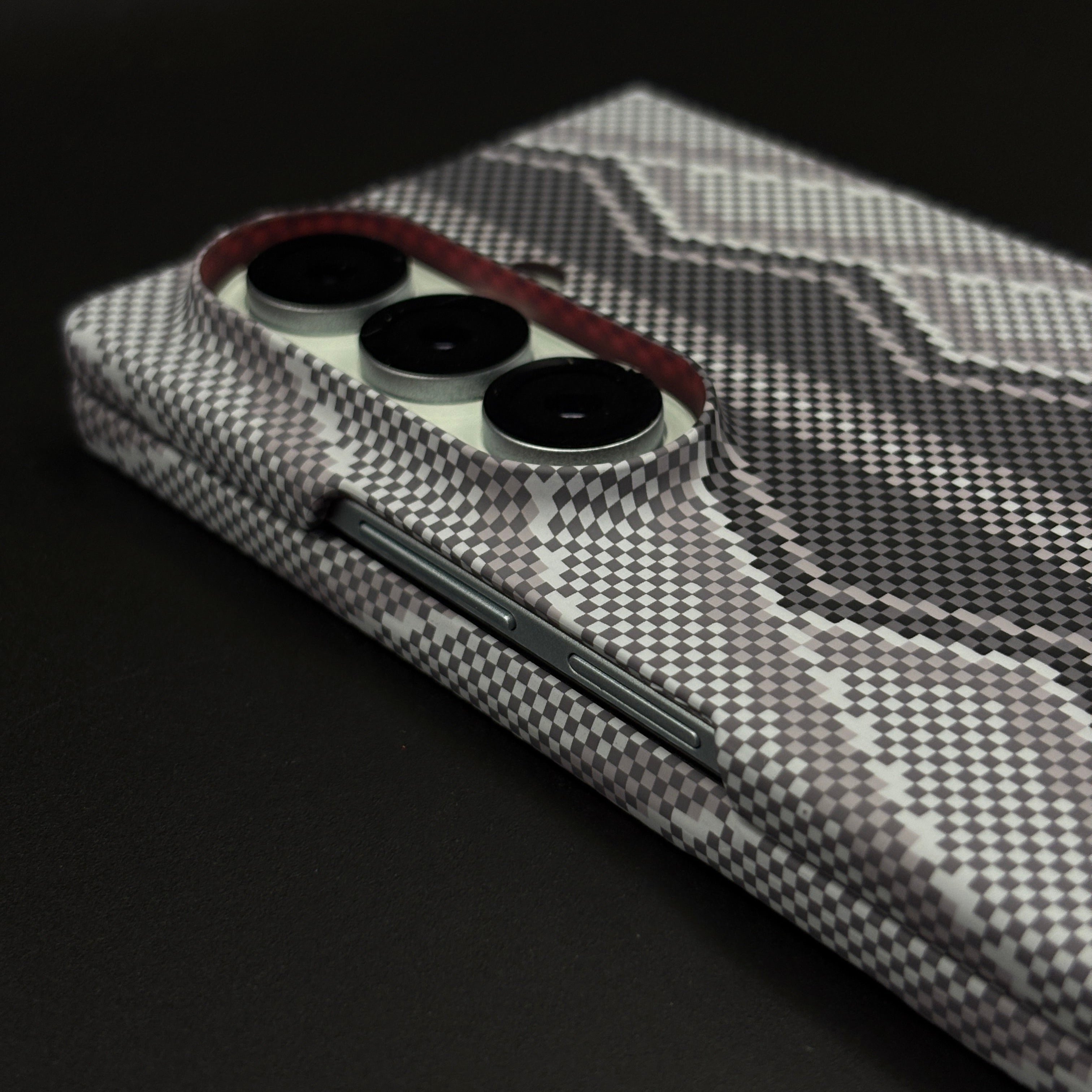 Aramid Texture Case Storm Grey Zigzag for Samsung Galaxy Z Fold 7 Carbon Fibre Feel | Hidden MagSafe | Ultra Slim Fit