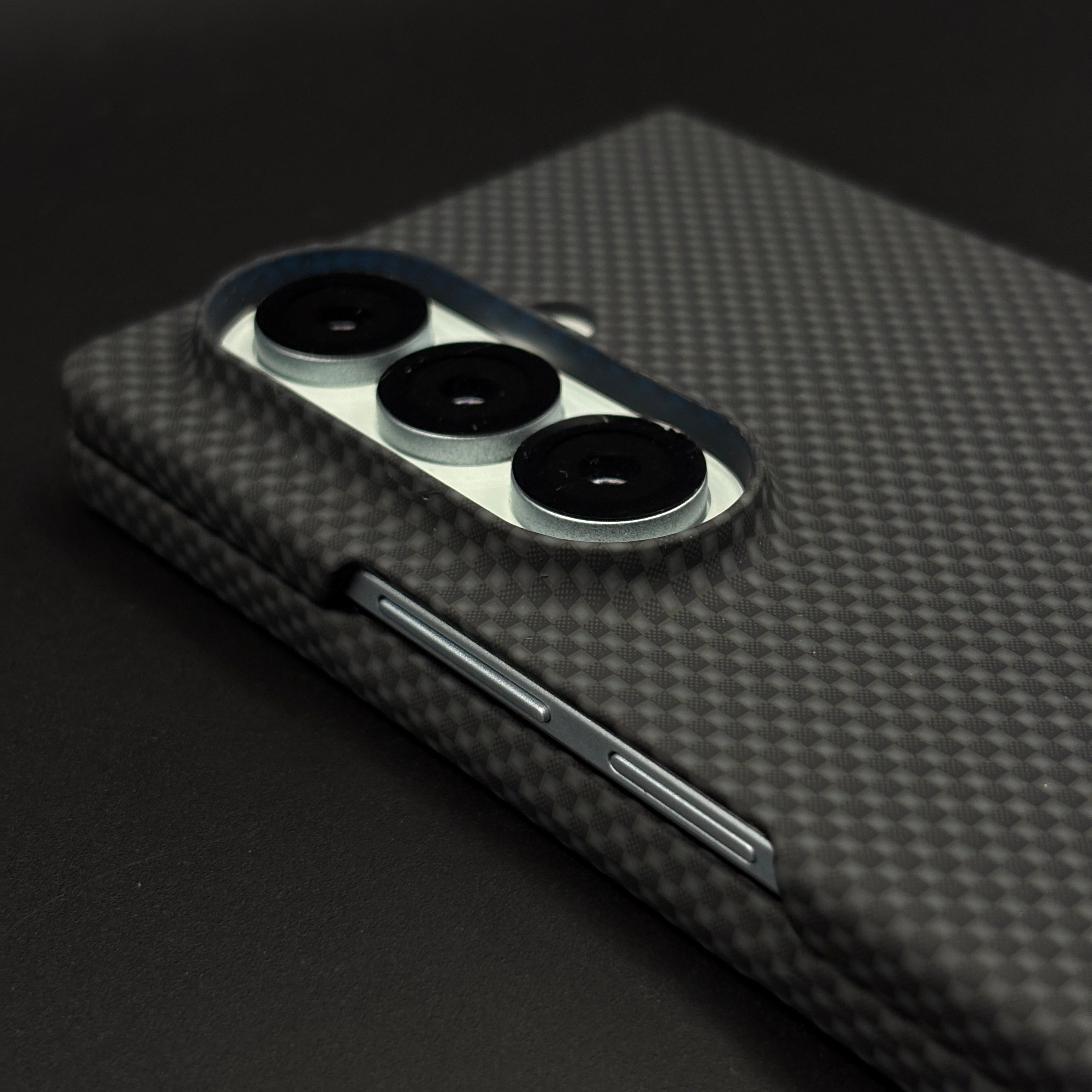 Aramid Texture Case Matte Carbon Black for Samsung Galaxy Z Fold 7 Carbon Fibre Feel | Hidden MagSafe | Ultra Slim Fit