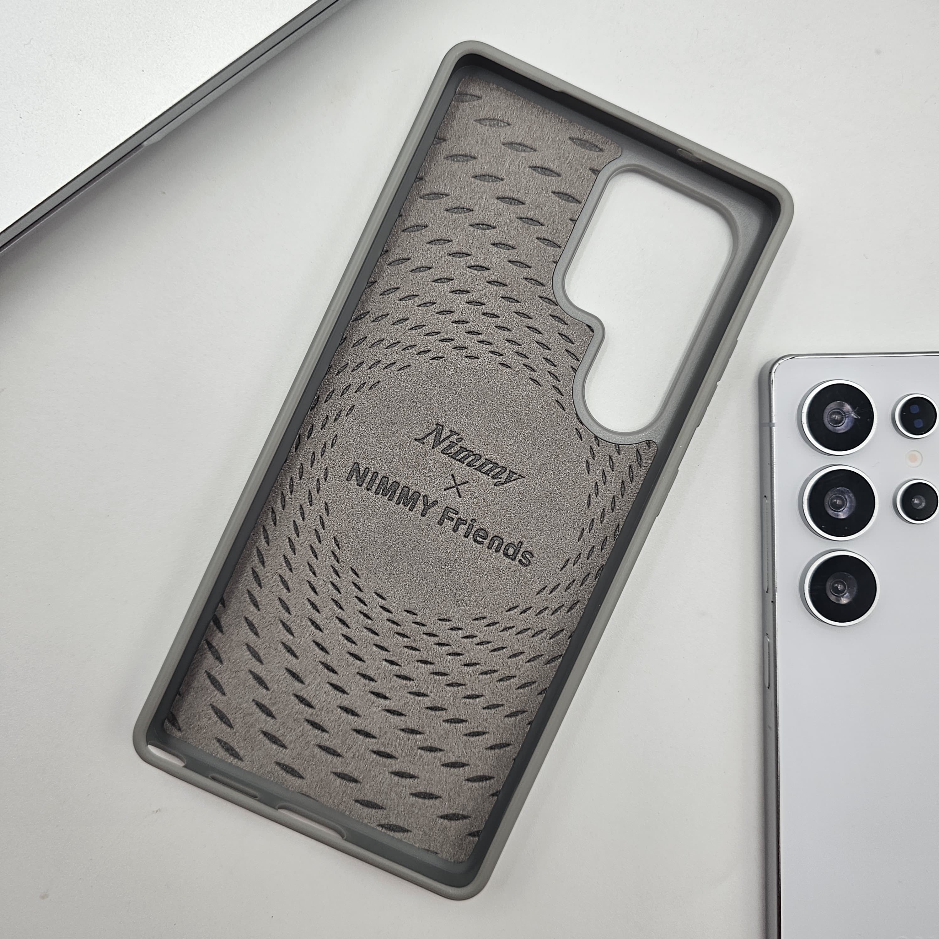 Samsung Galaxy S25 Ultra Animal Roar Embroiderey Leather Magsafe Case