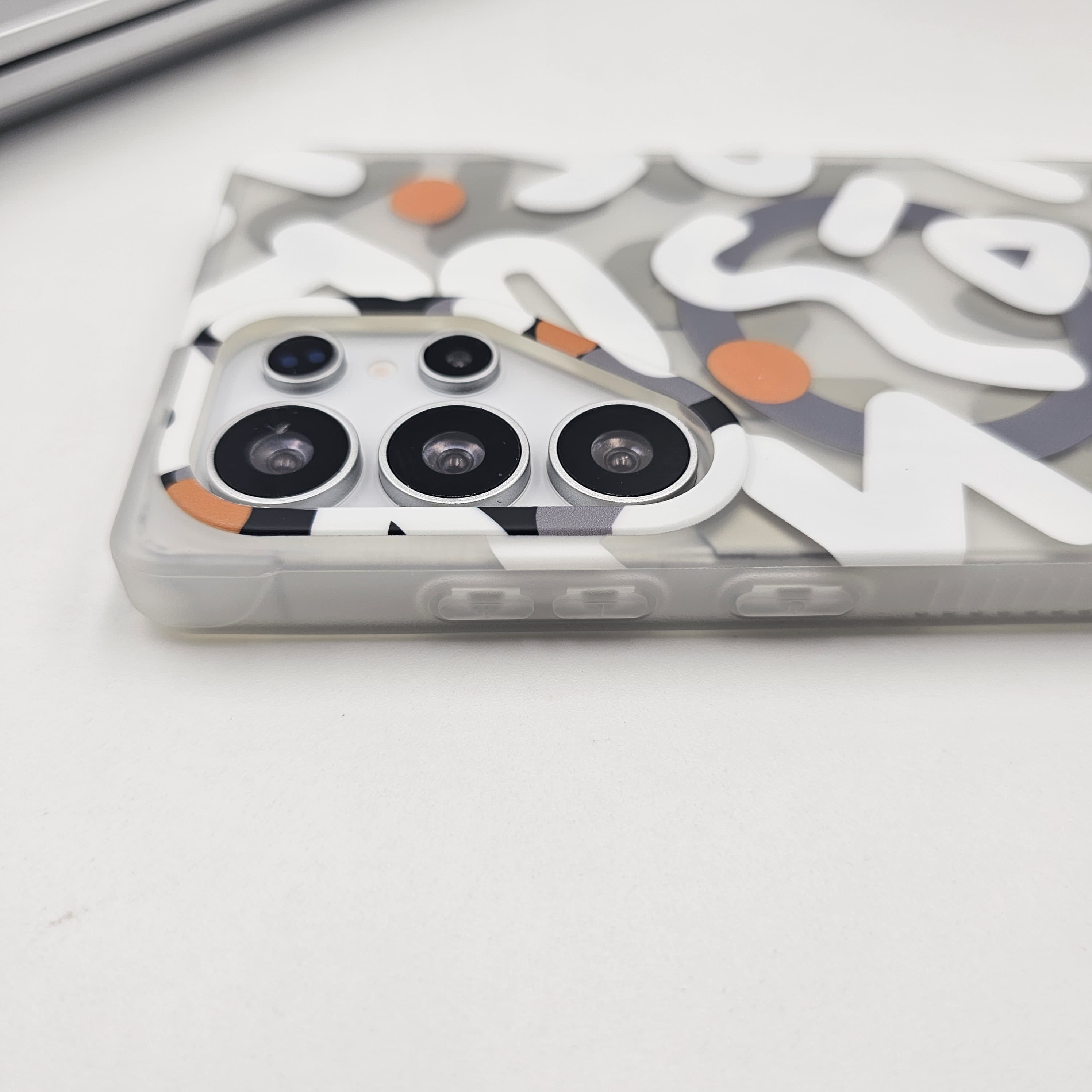 Samsung Galaxy S25 Ultra Smokey Graffiti Magnetic Magsafe Case