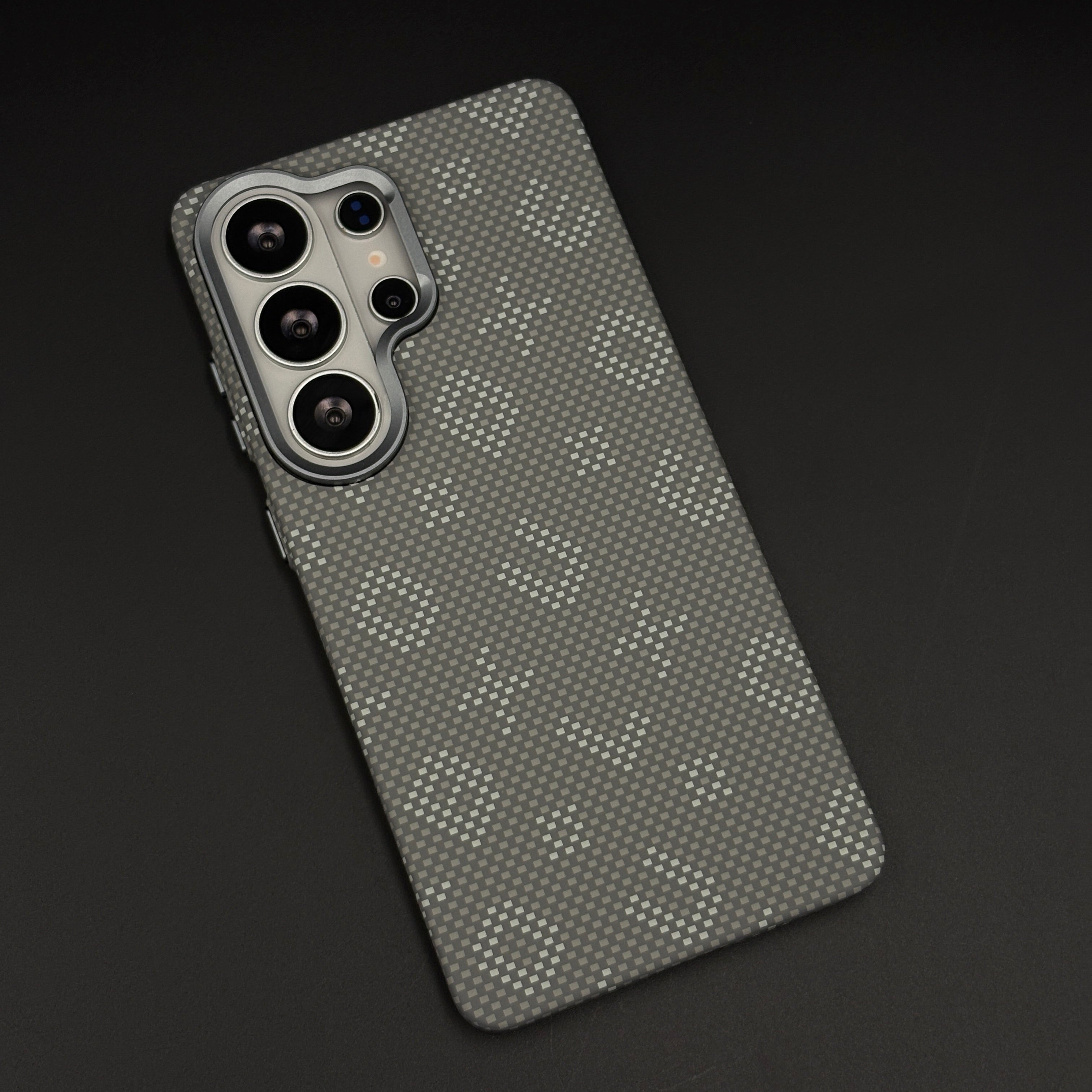 Glow in the Dark Aramid Fiber Case for Samsung Galaxy S26 Ultra | Hidden Magsafe | Luminous Design