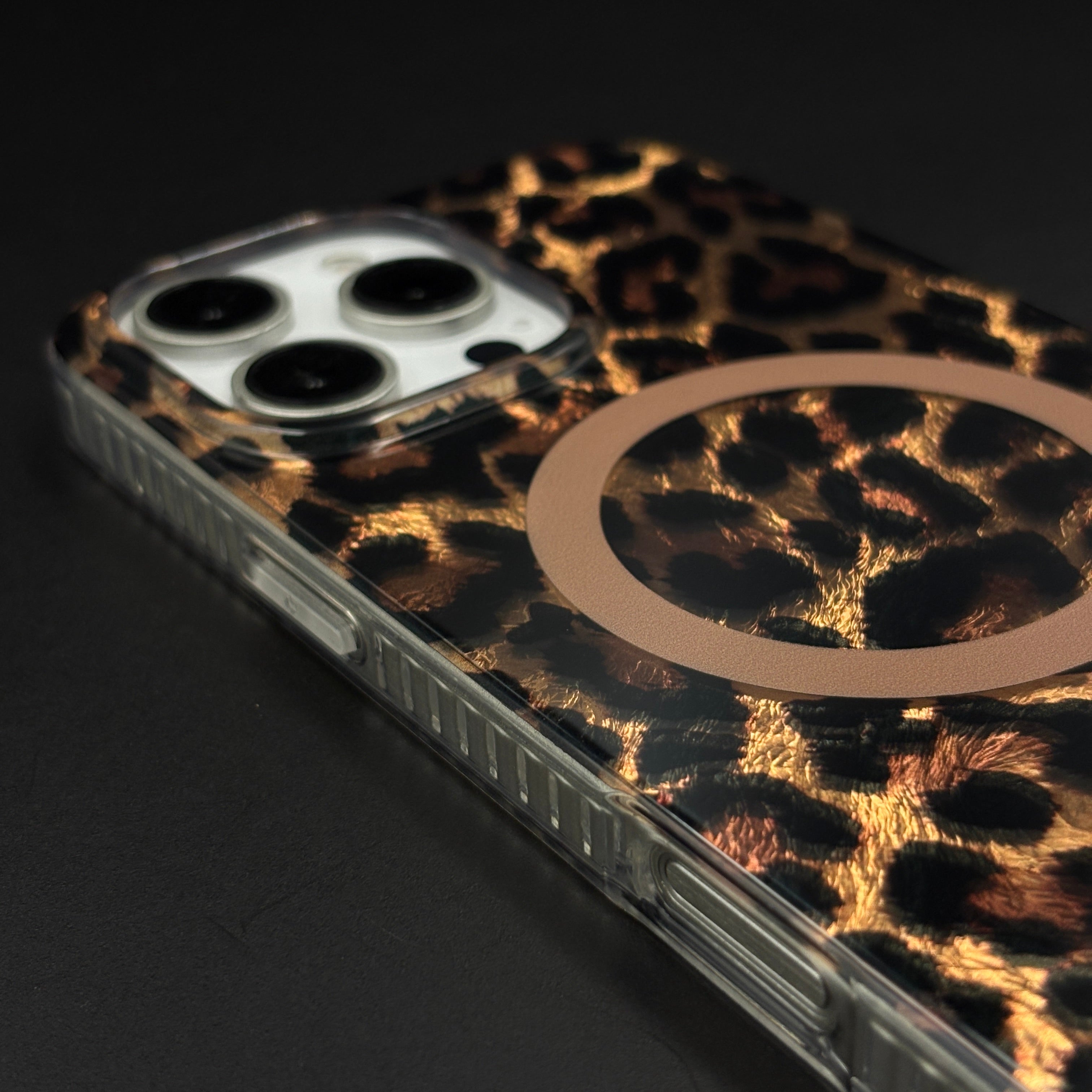 Golden Wild Leopard Pattern MagSafe Mobile Case Cover for iPhone