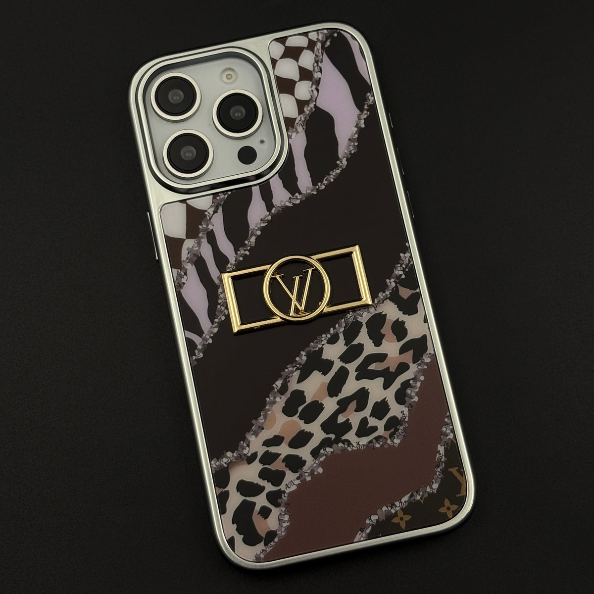 Luxury Fashion Brand Animal Inspired Case with Metallic Emblem for iPhone 16 Pro Max