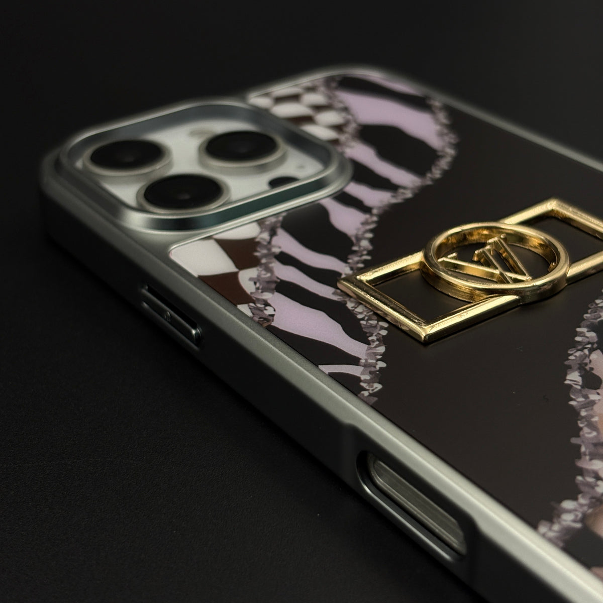 Luxury Fashion Brand Animal Inspired Case with Metallic Emblem for iPhone 16 Pro Max