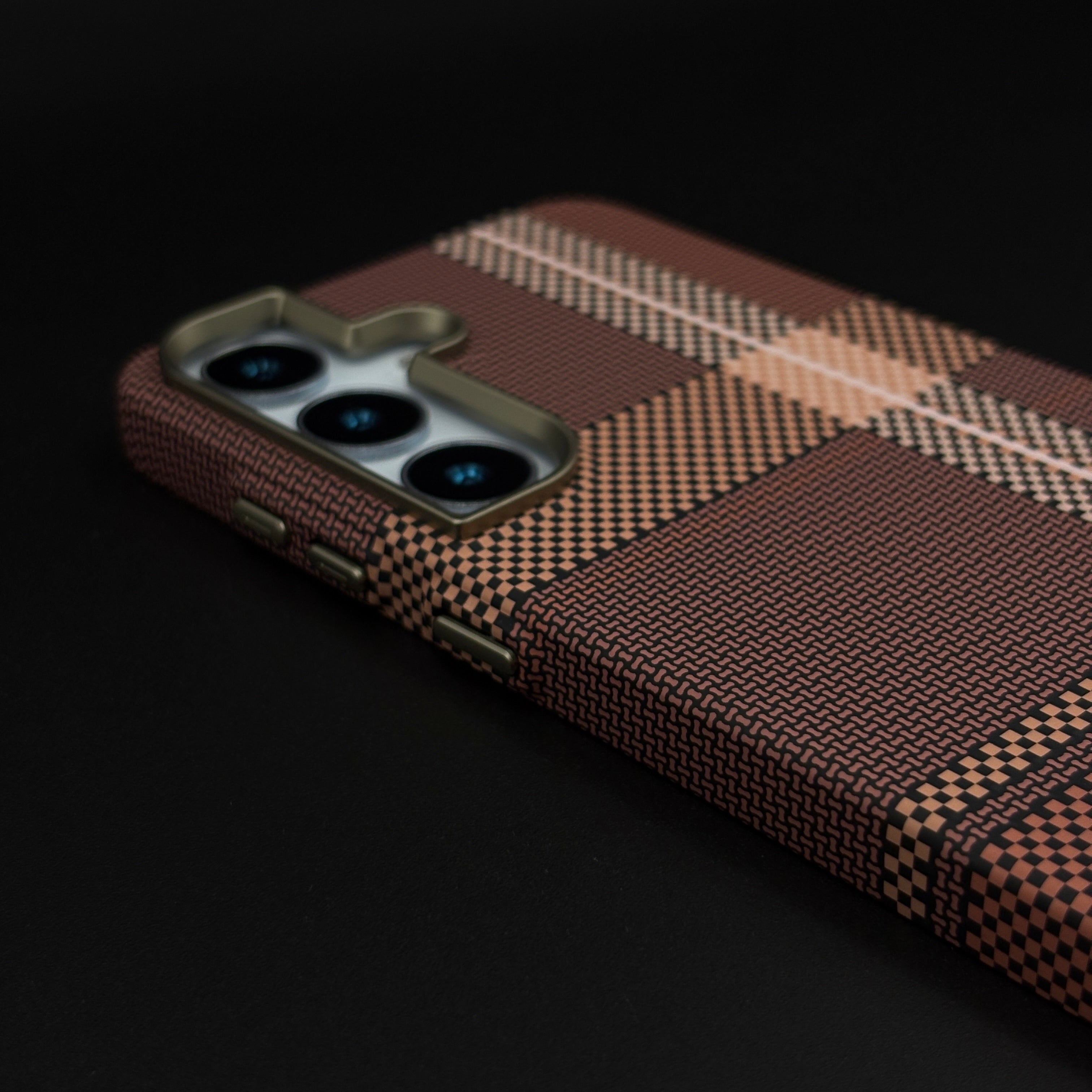 Chestnut Plaid Aramid Phone Case Cover for Galaxy S24 | S25 | Carbon Fibre Texture | Hidden MagSafe