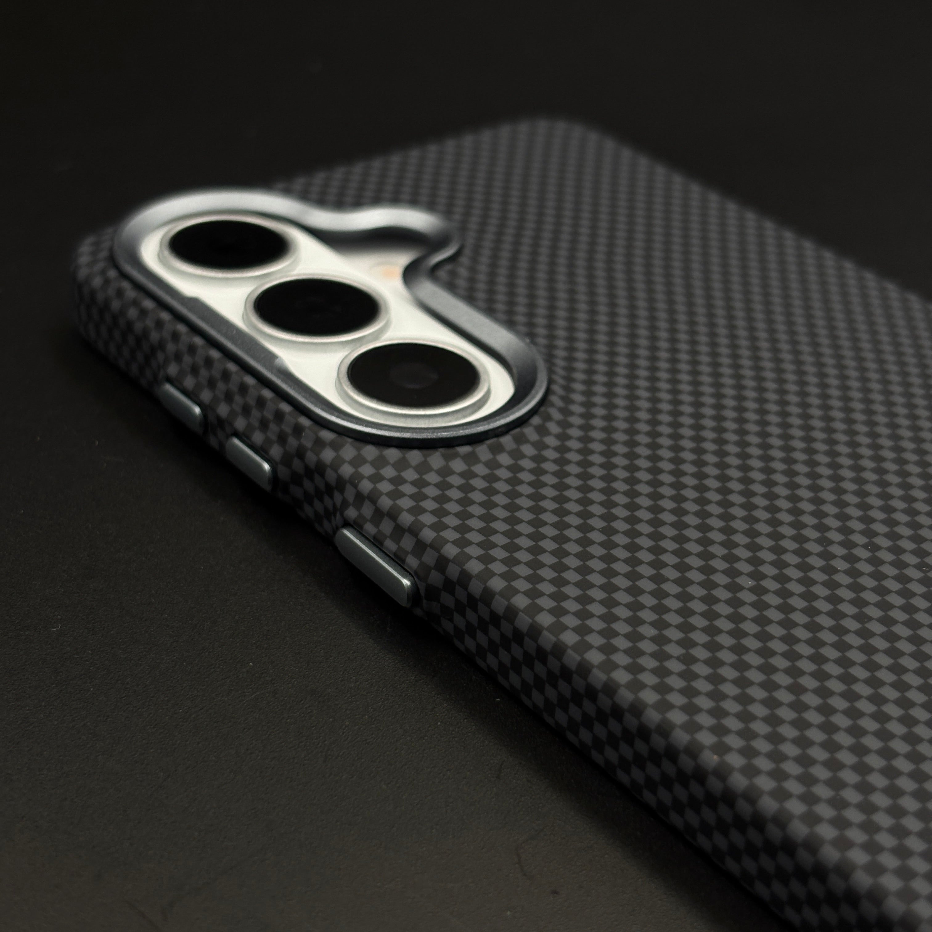 Black Carbon Grid Feel Hidden MagSafe Case Cover for Samsung Galaxy S26