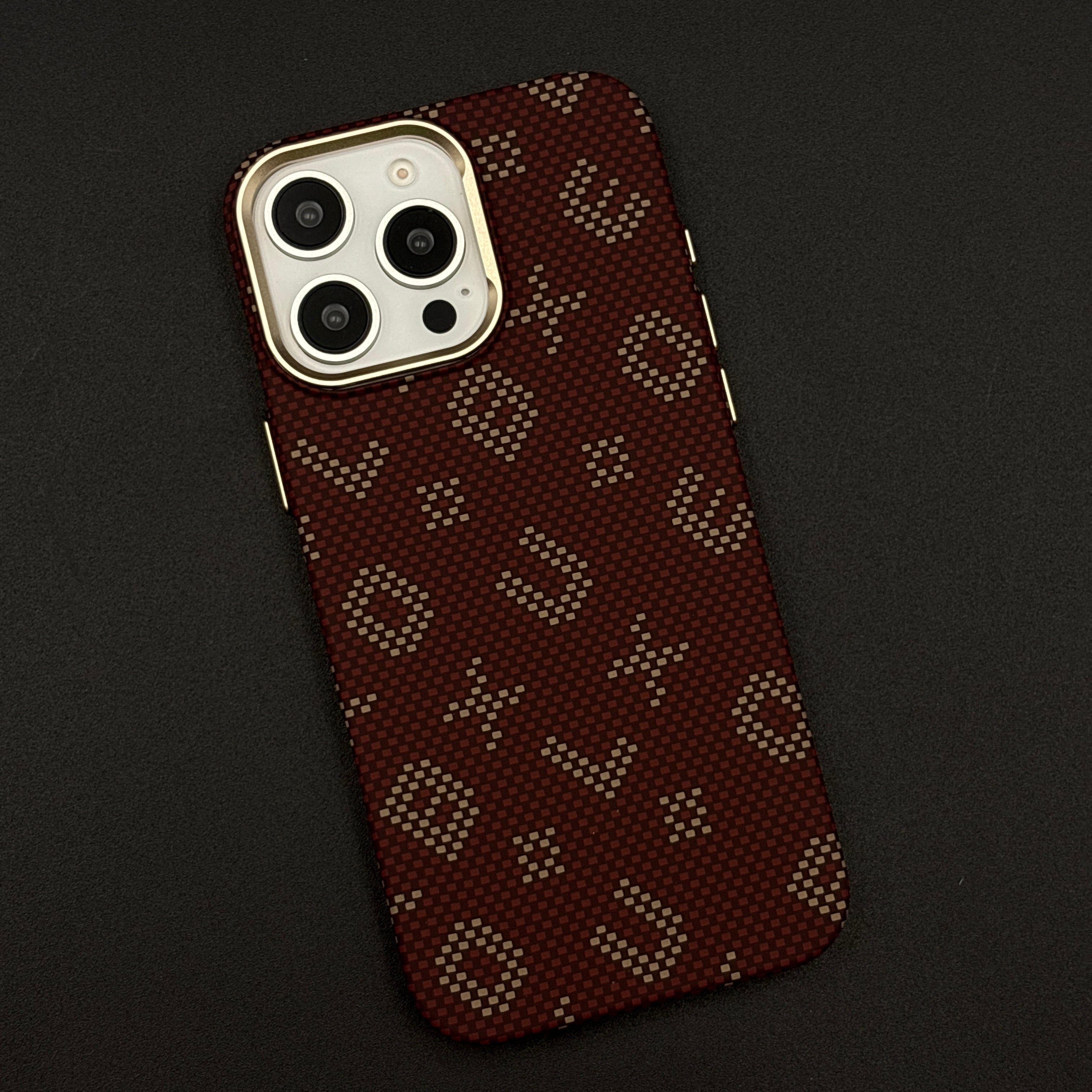 Glow in the Dark Aramid Fiber Case for iPhone Series | Hidden Magsafe | Luminous Design