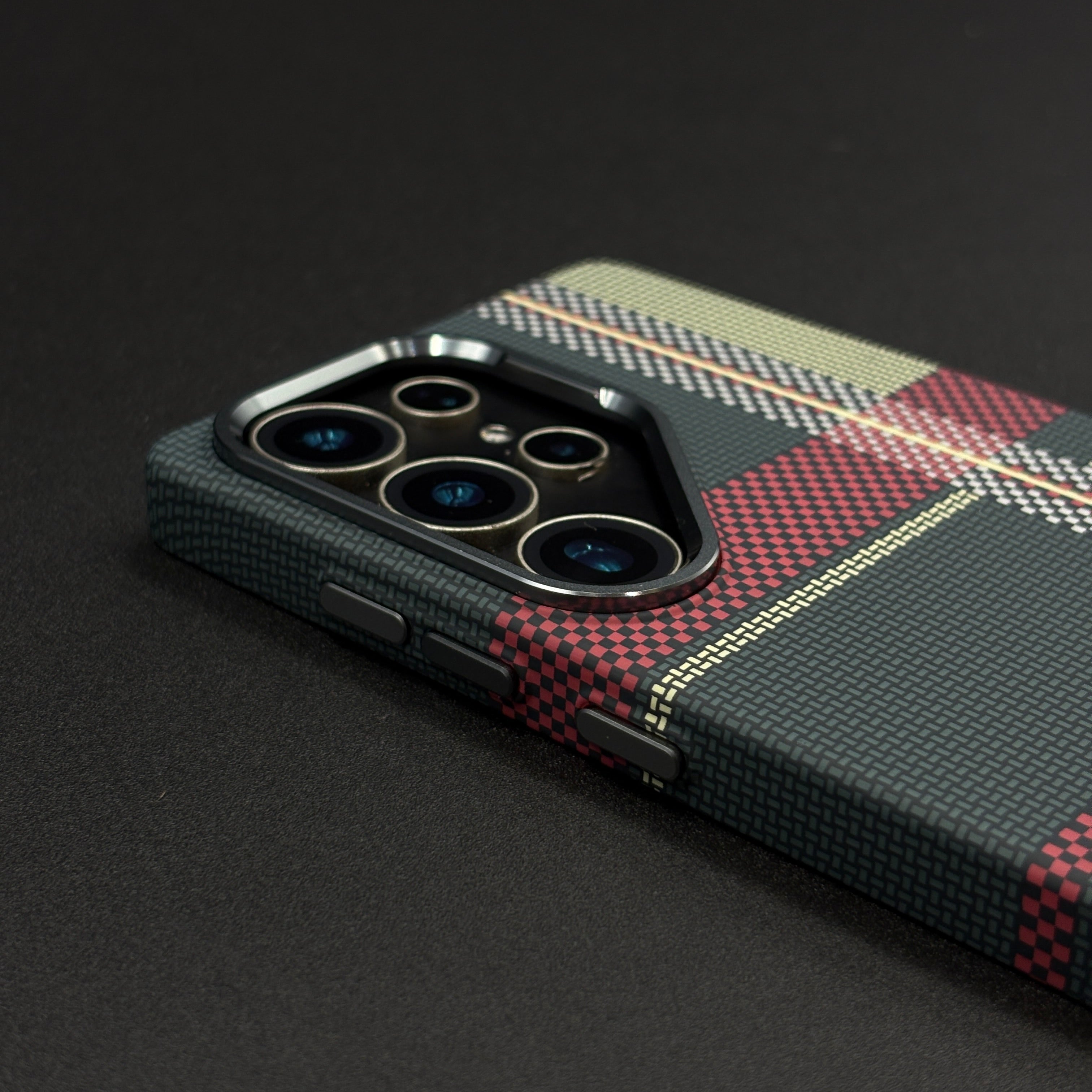 Aramid Texture Case Checkered Pattern for Samsung Galaxy S25 Ultra Carbon Fibre Feel | Hidden MagSafe | Ultra Slim Fit
