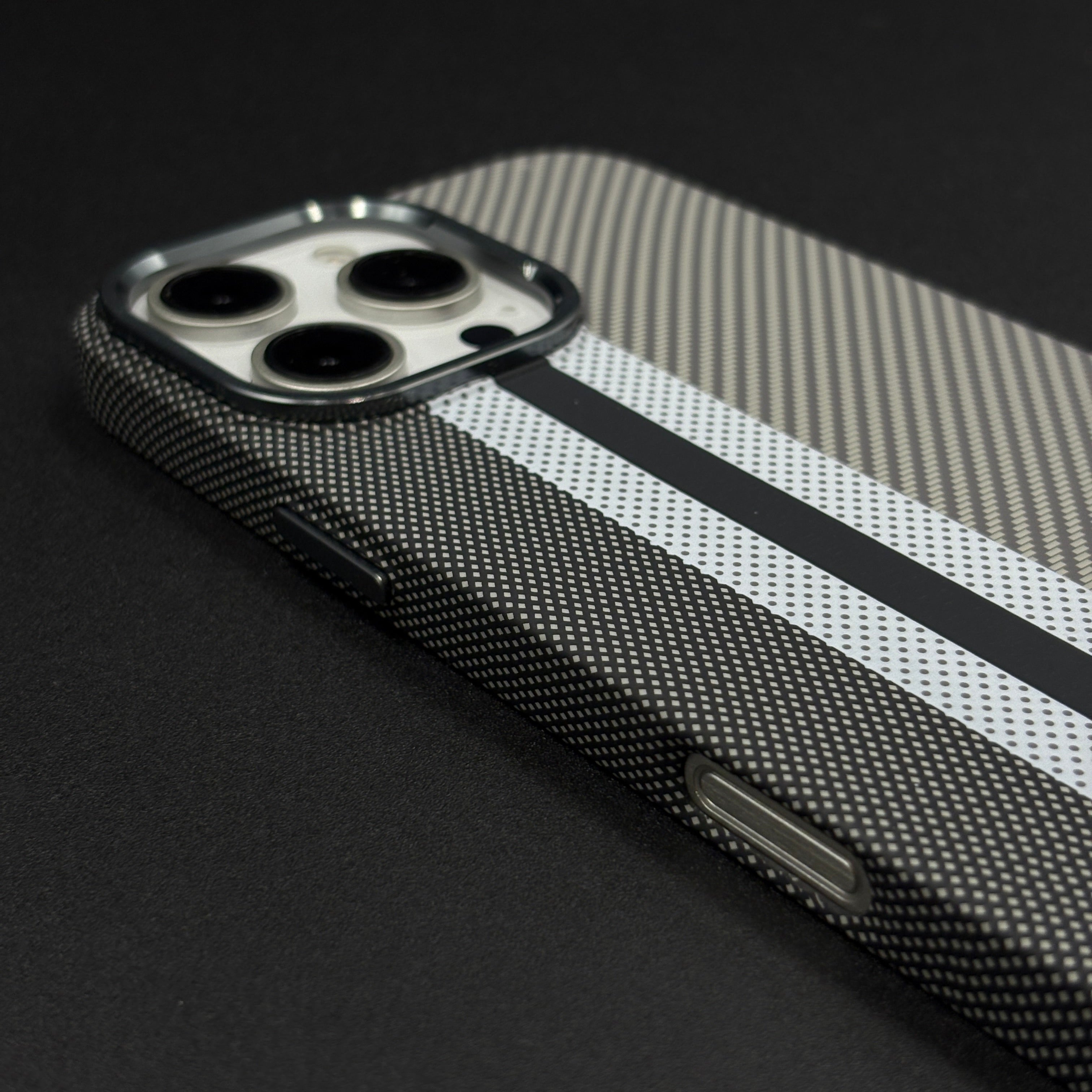 Aramid Texture Case Stripe Pattern Gray for iPhone Carbon Fibre Feel | Hidden MagSafe | Ultra Slim Fit