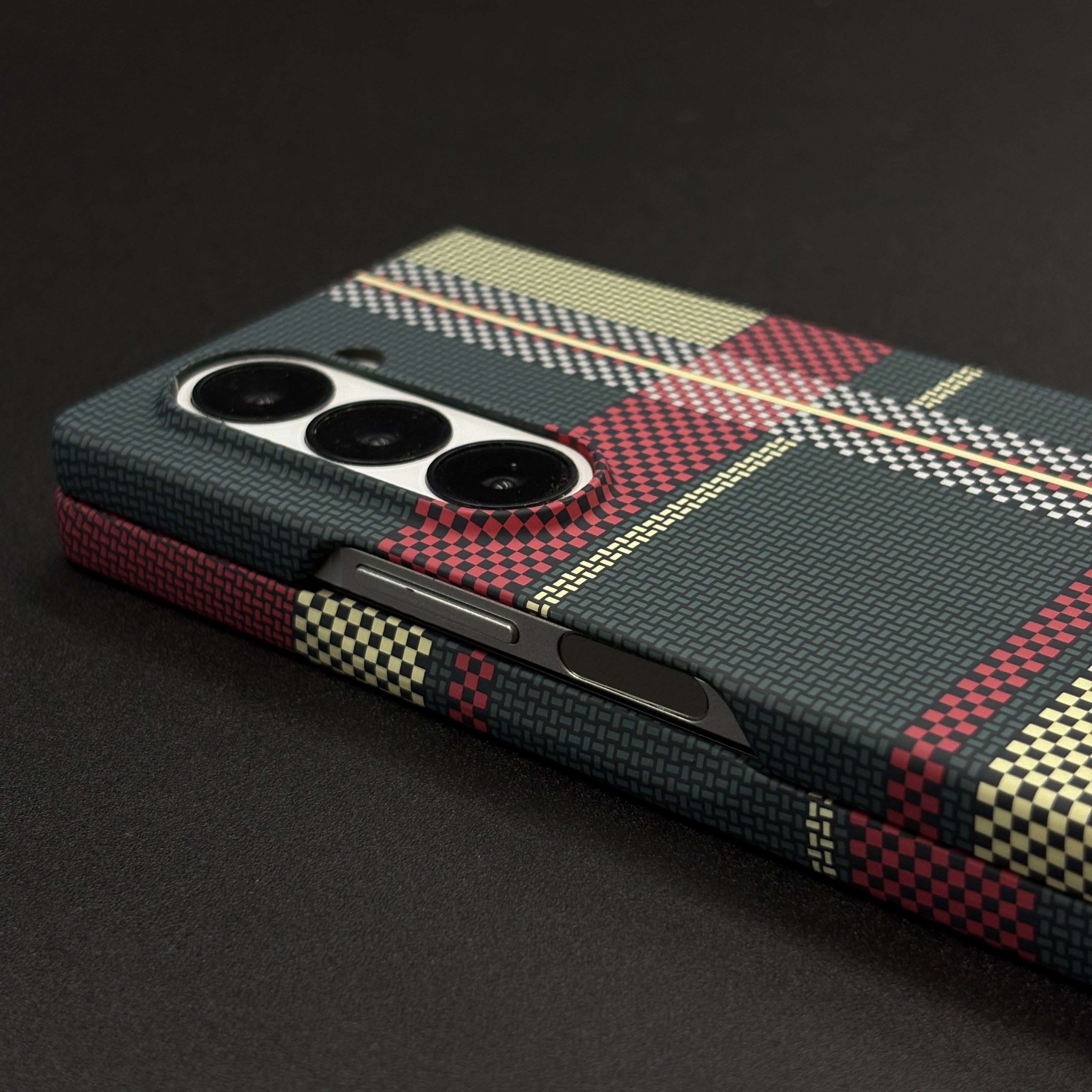 Aramid Texture Case Checkered Pattern for Samsung Galaxy Z Fold 6 Carbon Fibre Feel | Hidden MagSafe | Ultra Slim Fit