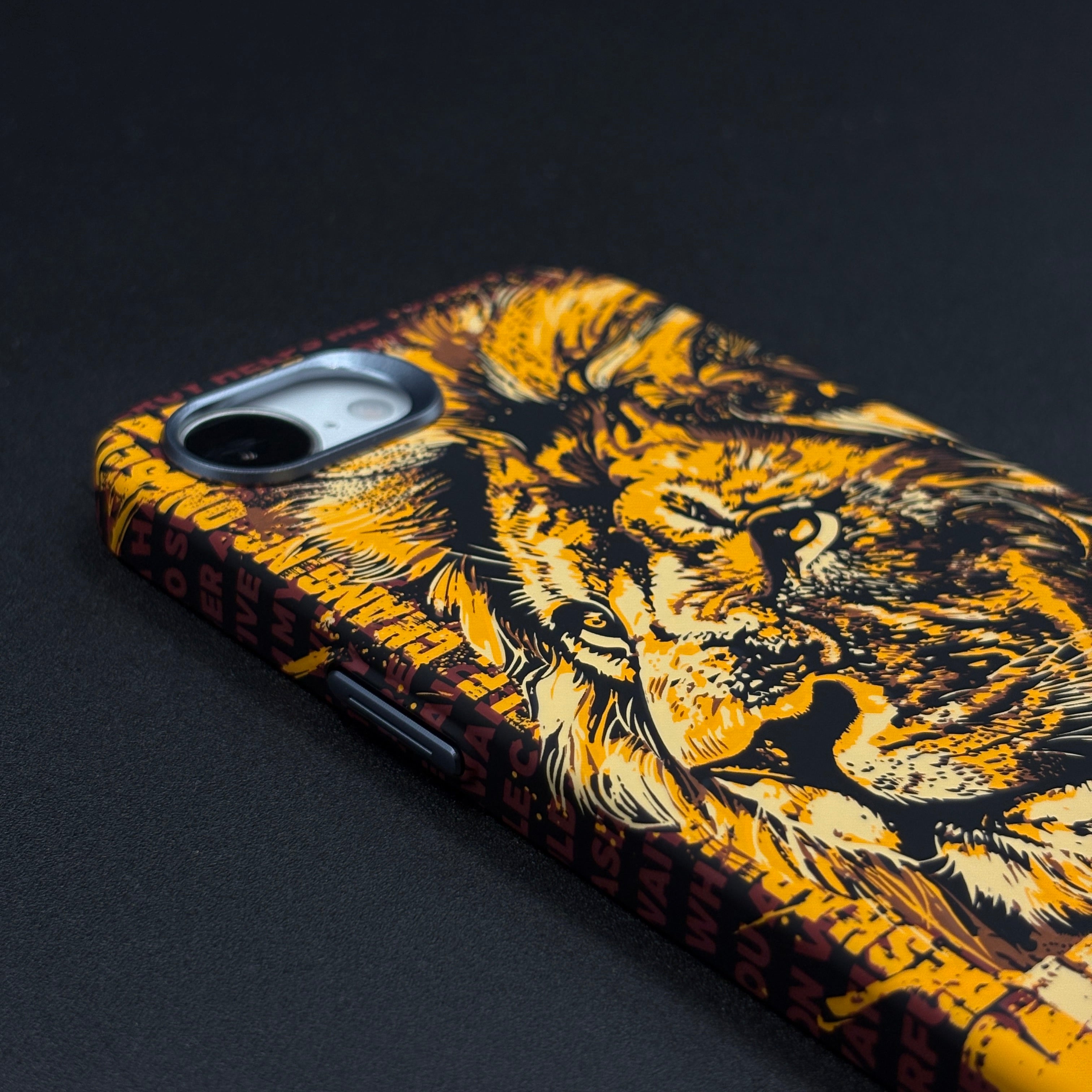 Aramid Texture Case Lion The King for iPhone 16E Carbon Fibre Feel | Hidden MagSafe | Ultra Slim Fit