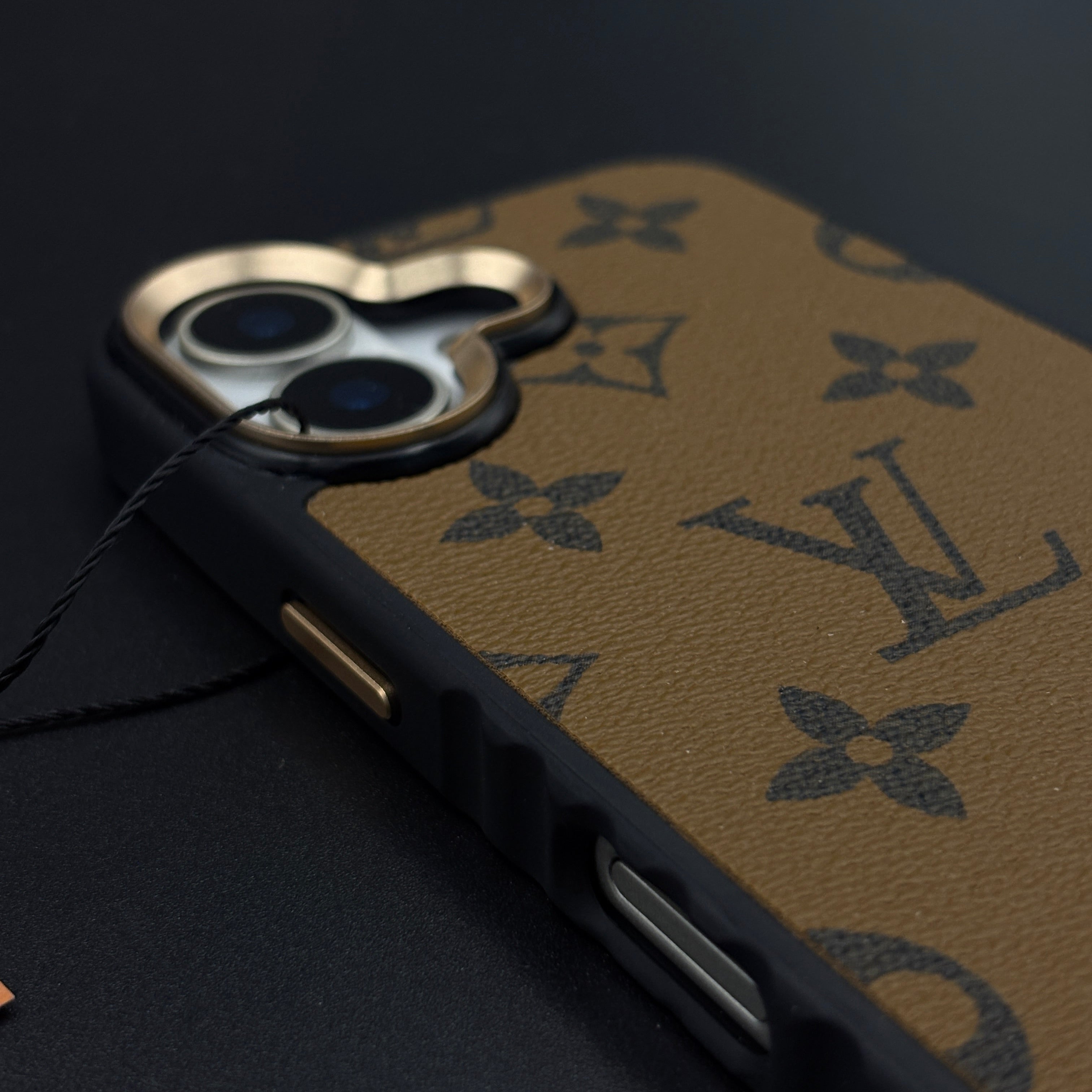 Luxury Fashion Brand Classic Monogram Case for iPhone 17 with Signature Heritage Logo