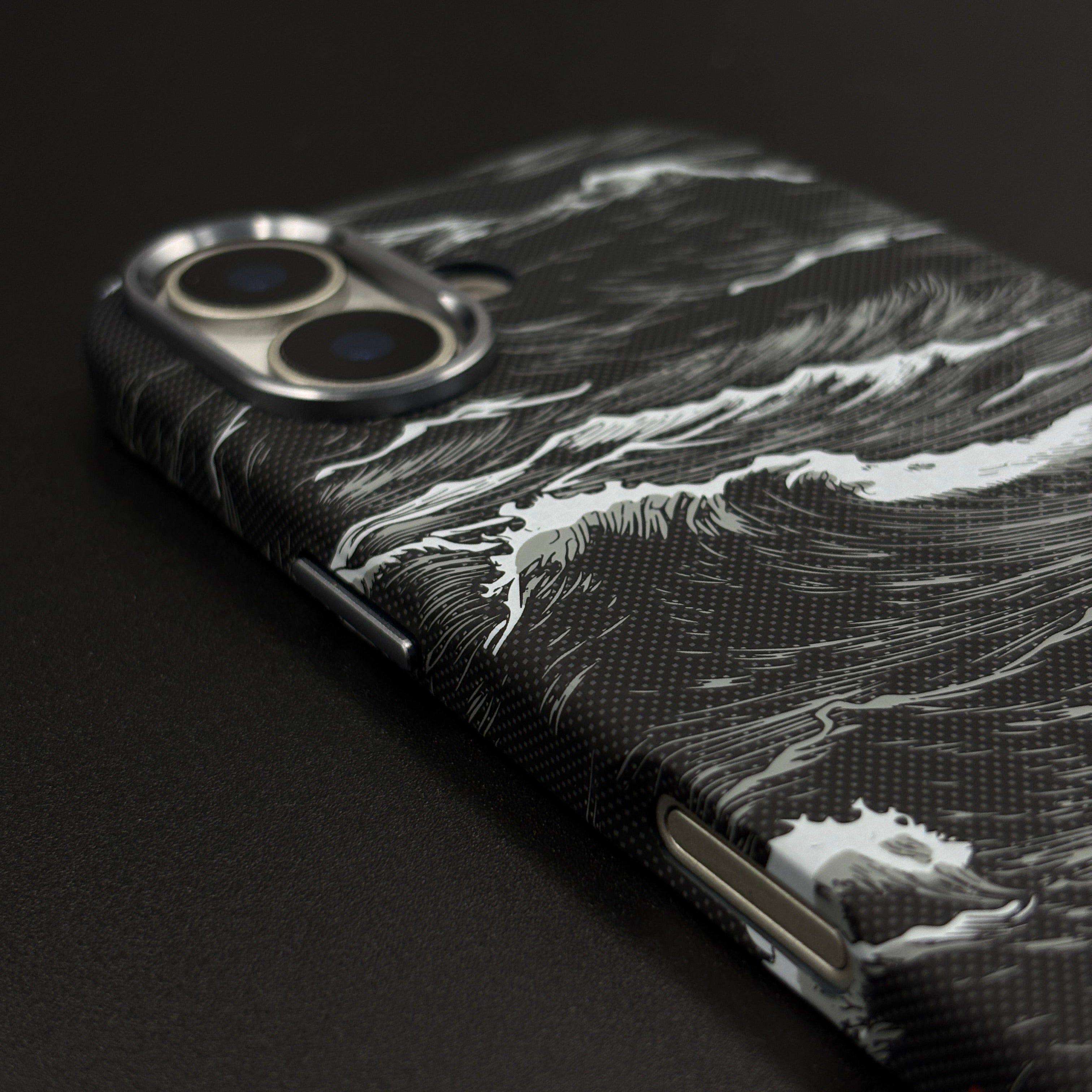 Wave Pattern Black Carbon Fiber Textured Hidden MagSafe Case Cover for iPhone 17