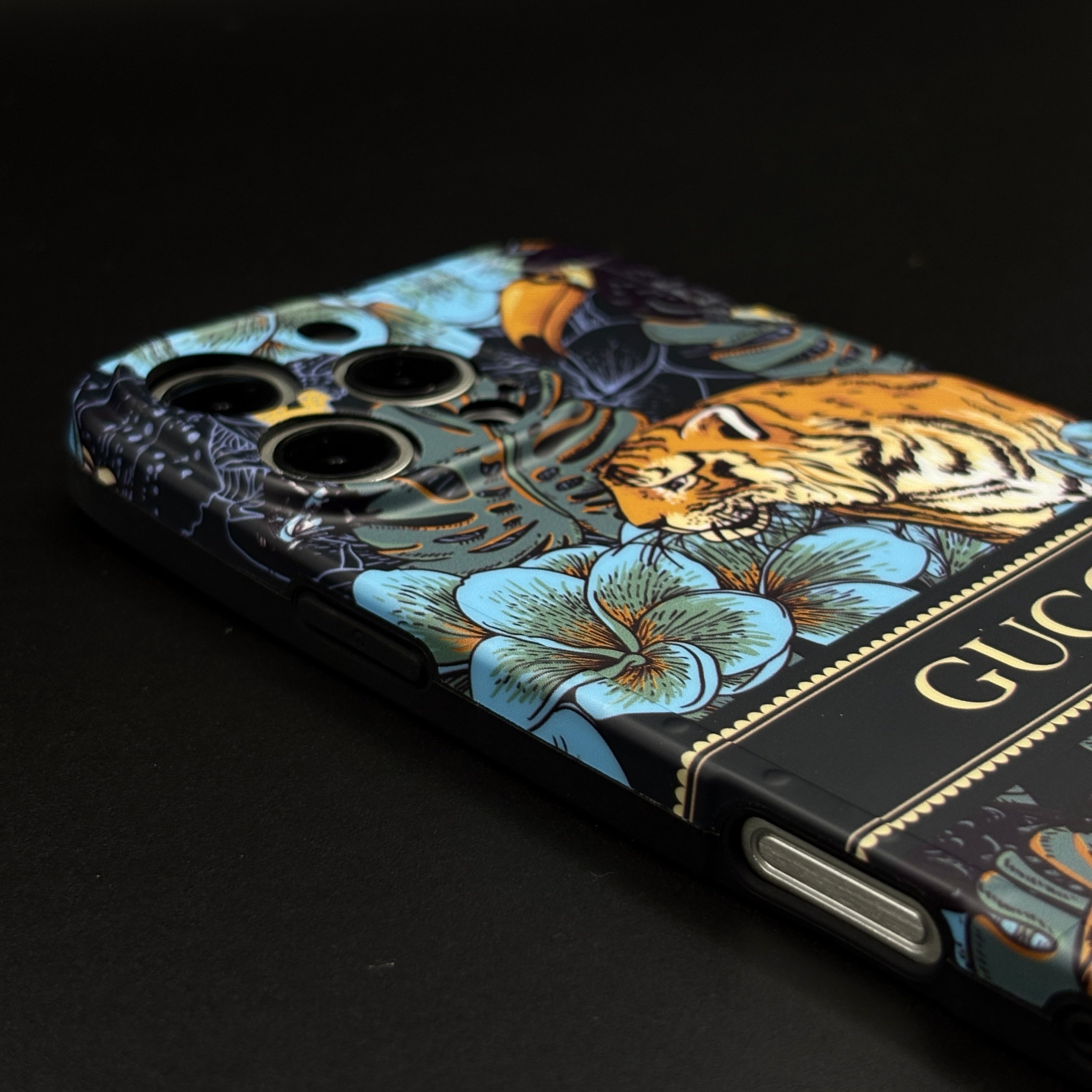 iPhone 15 Series Luxury GG Tiger Design Camera Protection Case Cover