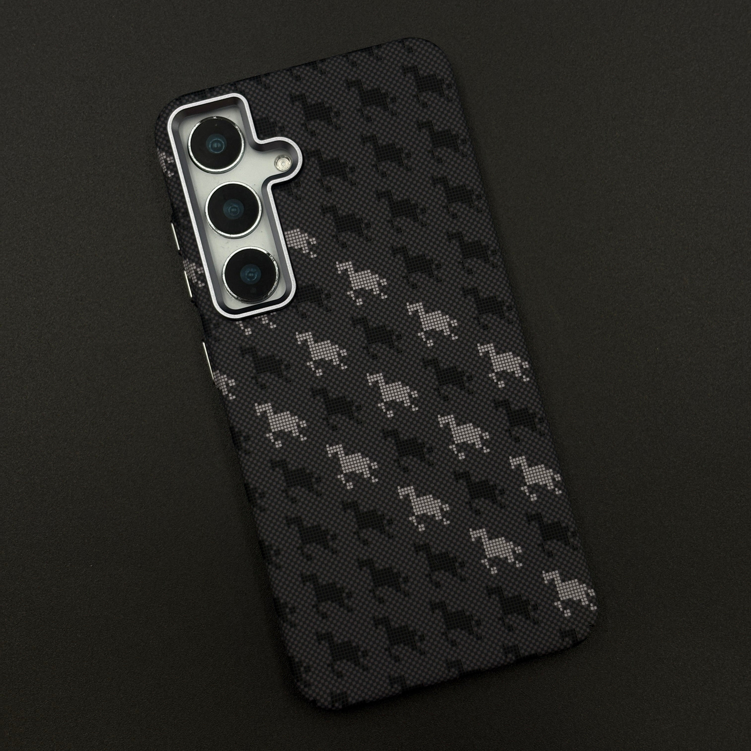 Grid Luxe Carbon Fibre Hidden MagSafe Case for Samsung Galaxy S24 | S25