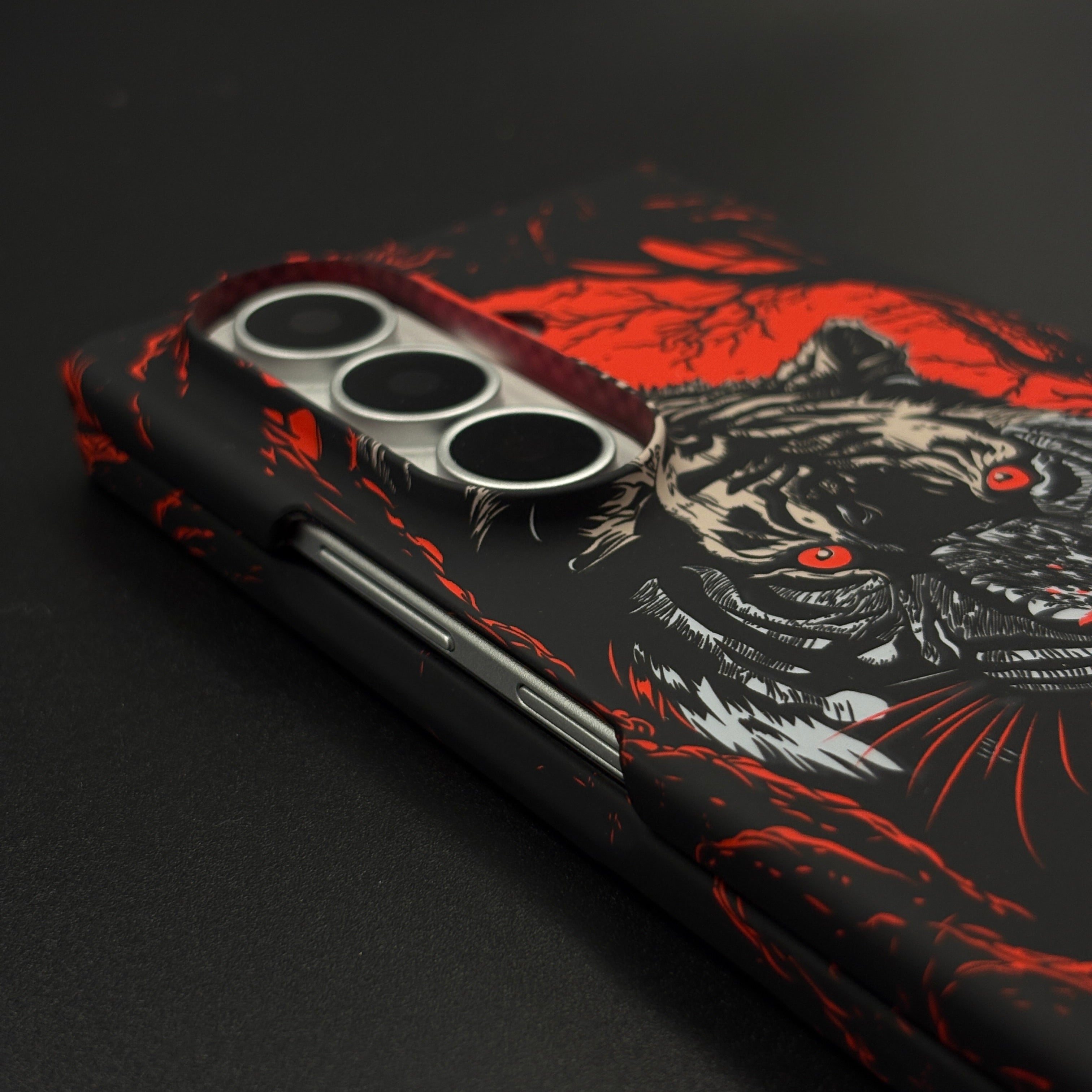 Tiger Flame Noir Carbon Fiber Hidden MagSafe Case for Samsung Galaxy Z Fold 7