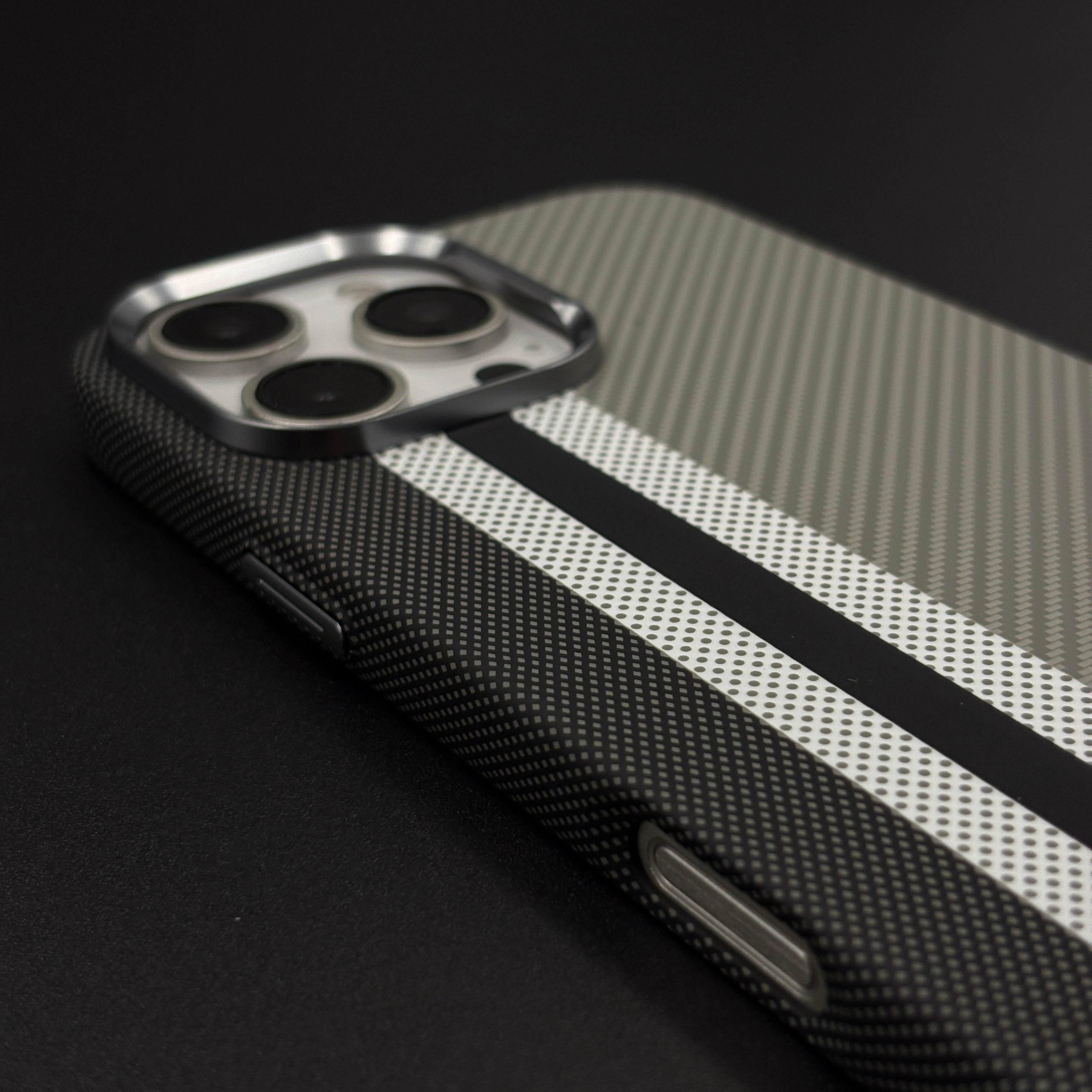 Aramid Texture Case Stripe Pattern Gray for iPhone | Carbon Fibre Feel | Hidden MagSafe | Ultra Slim Fit