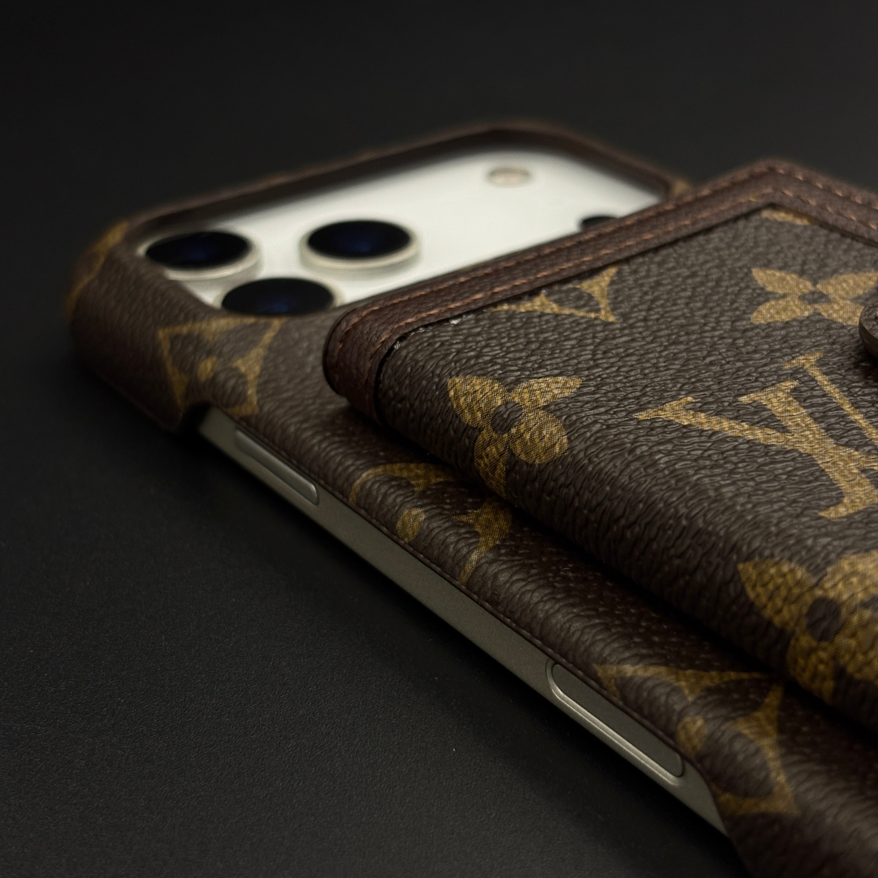 Luxury Fashion Brand Brown Cardholder Wallet Case for iPhone 17 Series