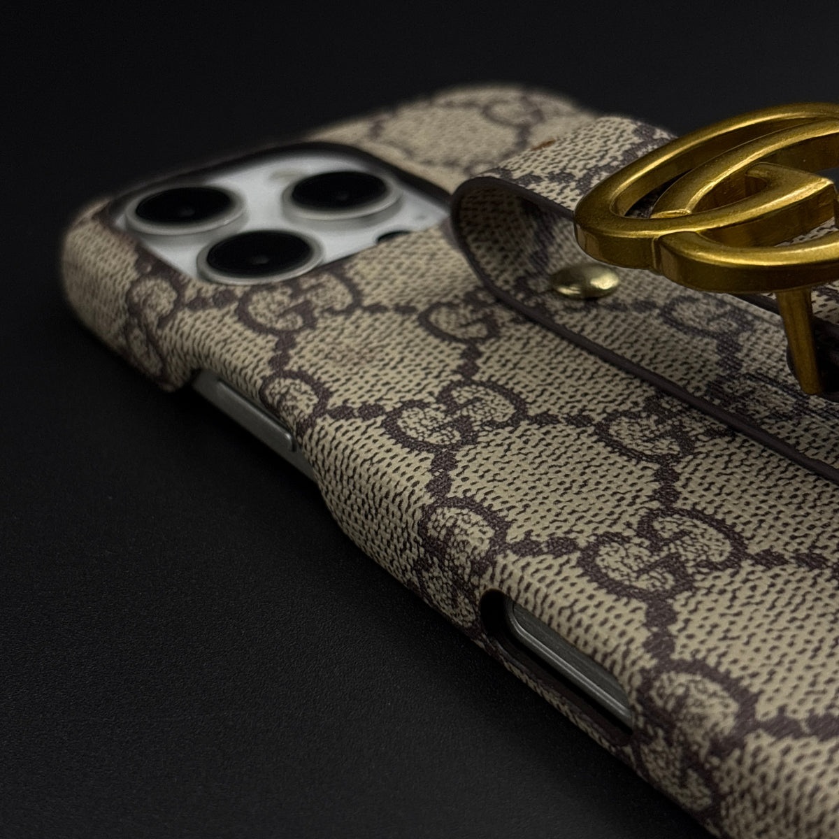 Luxury Brand GG Monogram Belt Strap Case with Gold Metal Emblem for iPhone 16 Series