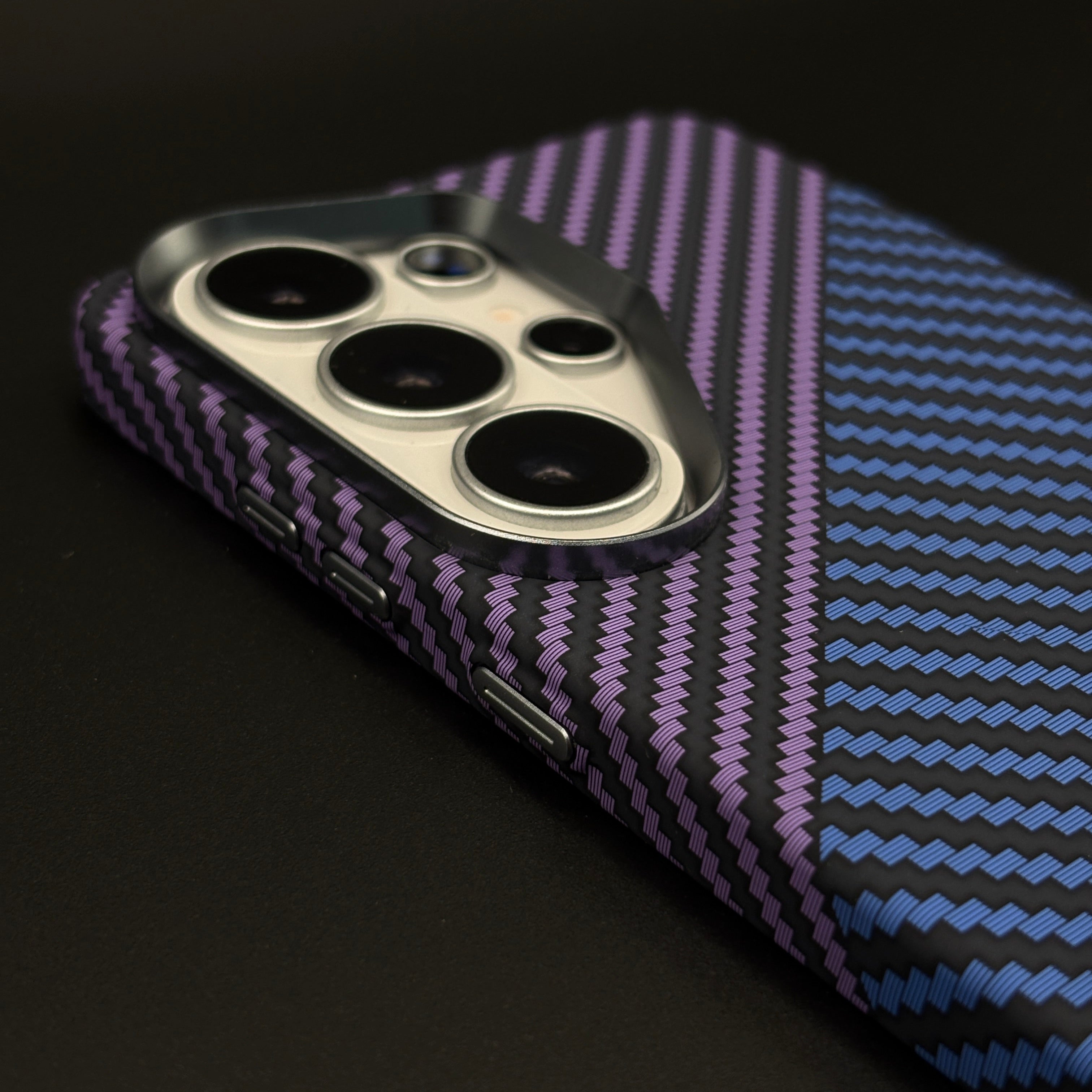 Violet Blue Split Carbon Fibre Hidden MagSafe Mobile Case Cover for Samsung Galaxy S26 Ultra