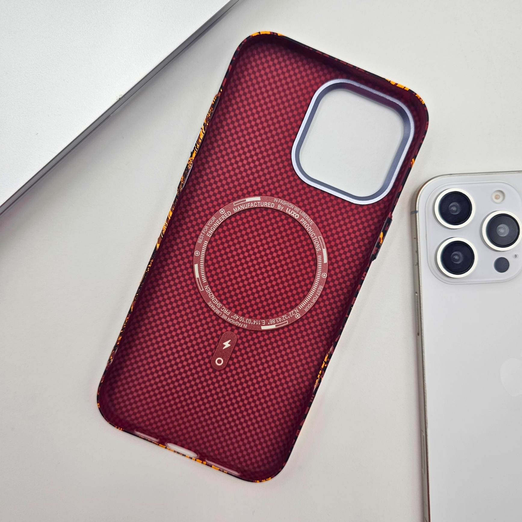 iPhone Series Lion The King Premium Slim Case | Rare Aramid Texture Finish | Real Carbon Fibre Feel | Hidden MagSafe