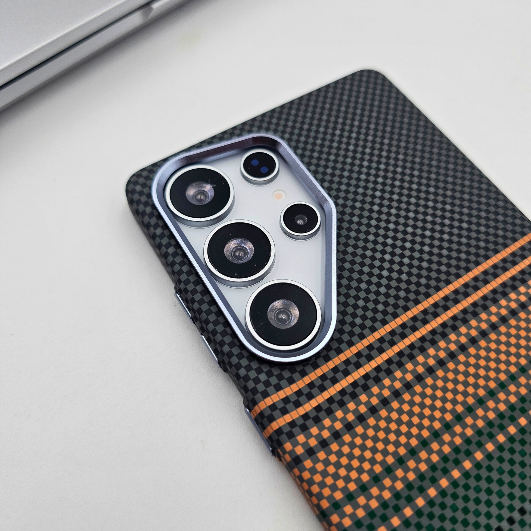 Pixelated Premium Slim Case for Samsung Galaxy S24 Ultra | Rare Aramid Texture Finish | Real Carbon Fibre Feel | Hidden MagSafe