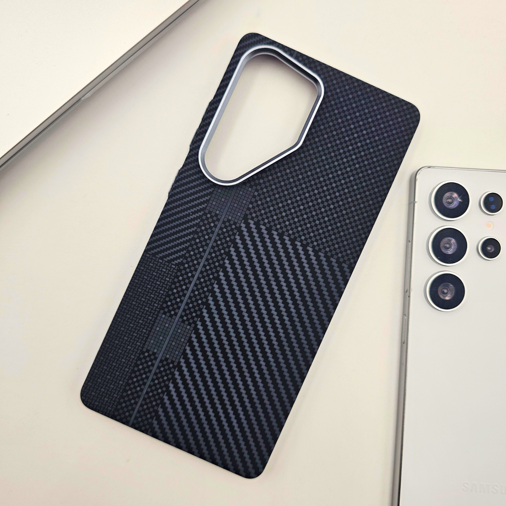 Samsung Galaxy S25 Ultra Black Pattern Premium Slim Case | Rare Aramid Texture Finish | Real Carbon Fibre Feel | Hidden MagSafe