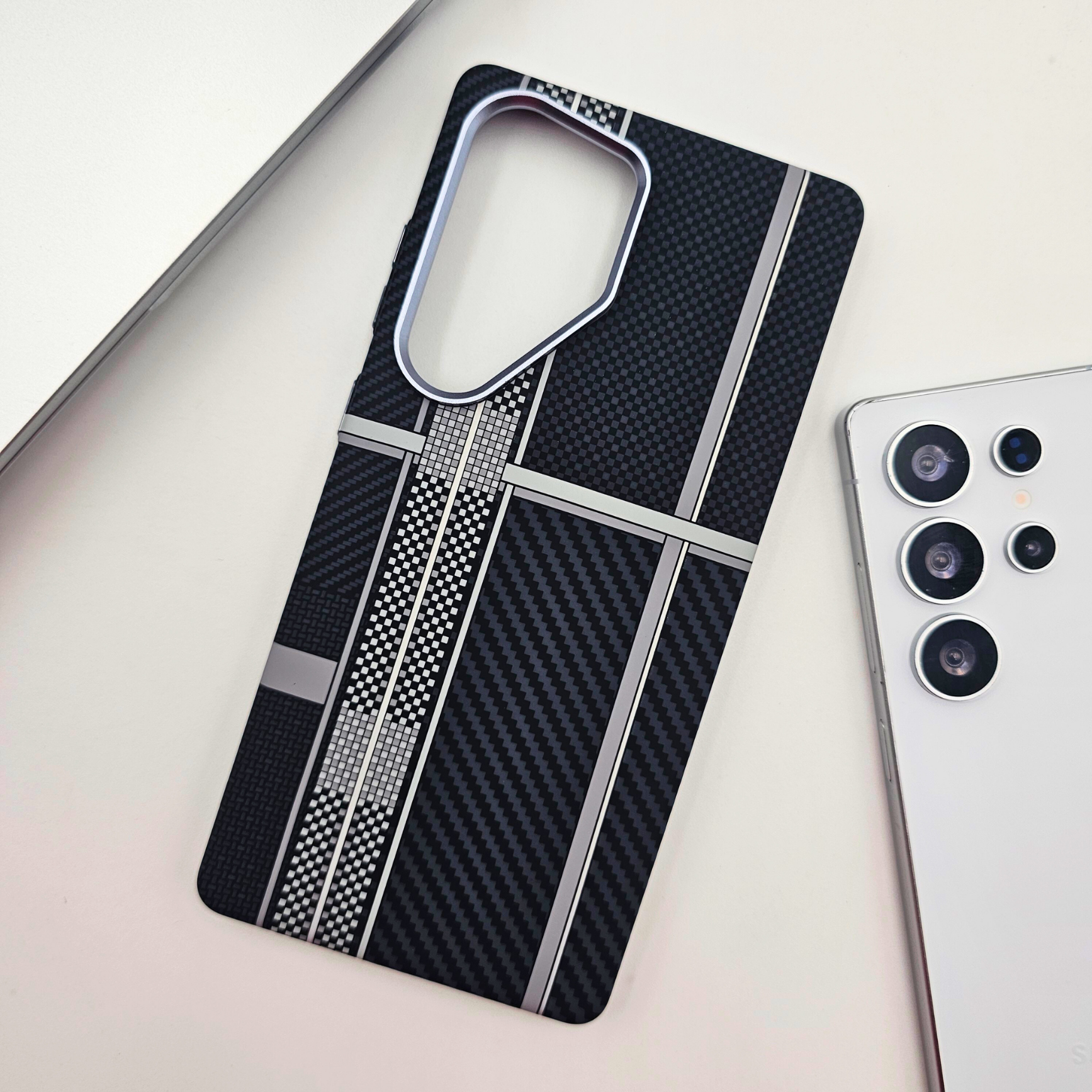 Samsung Galaxy S24 Ultra Striped Black Premium Slim Case | Rare Aramid Texture Finish | Real Carbon Fibre Feel | Hidden MagSafe