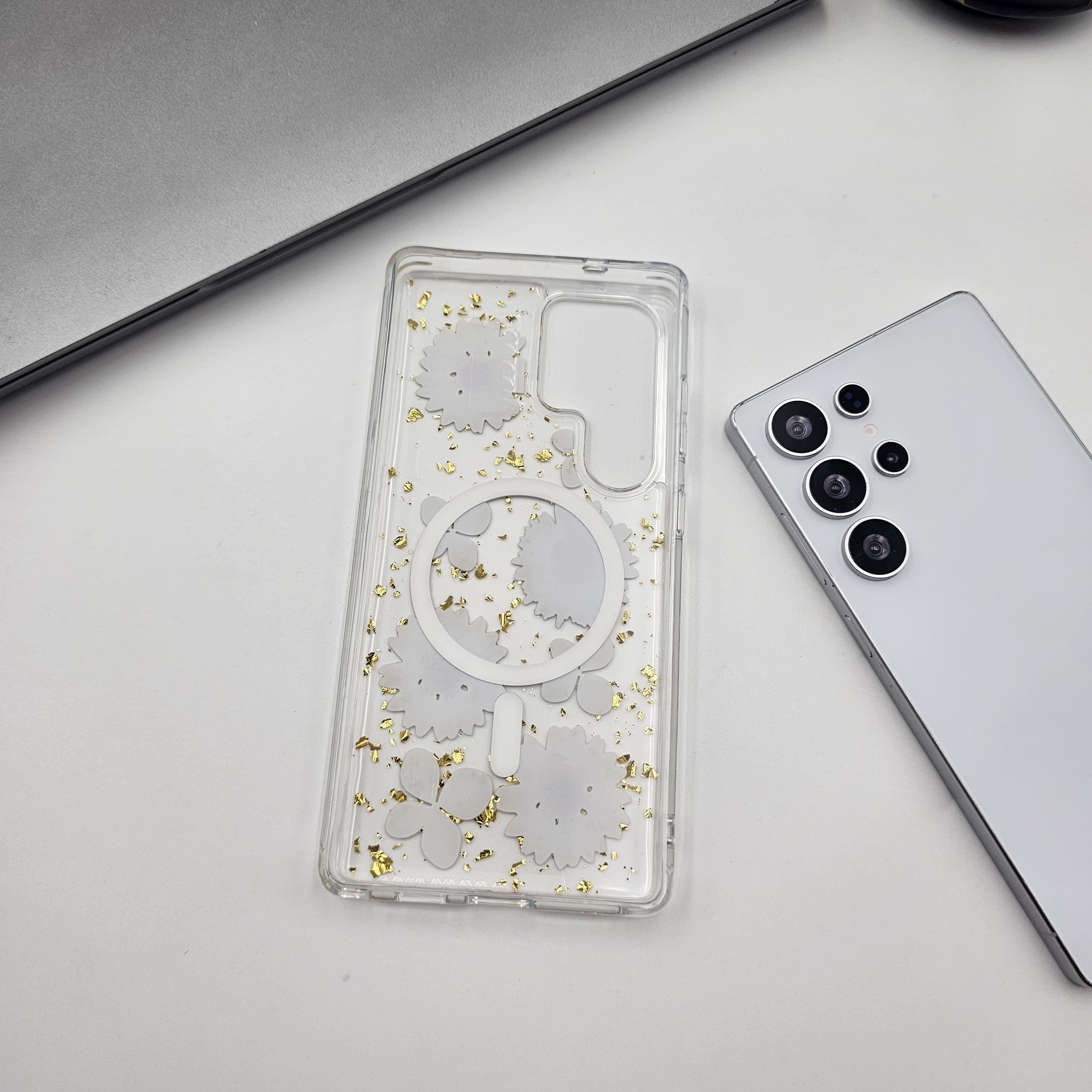 Samsung Galaxy S23 Ultra Floral Non Yellow Glitter Magsafe Silicone Case