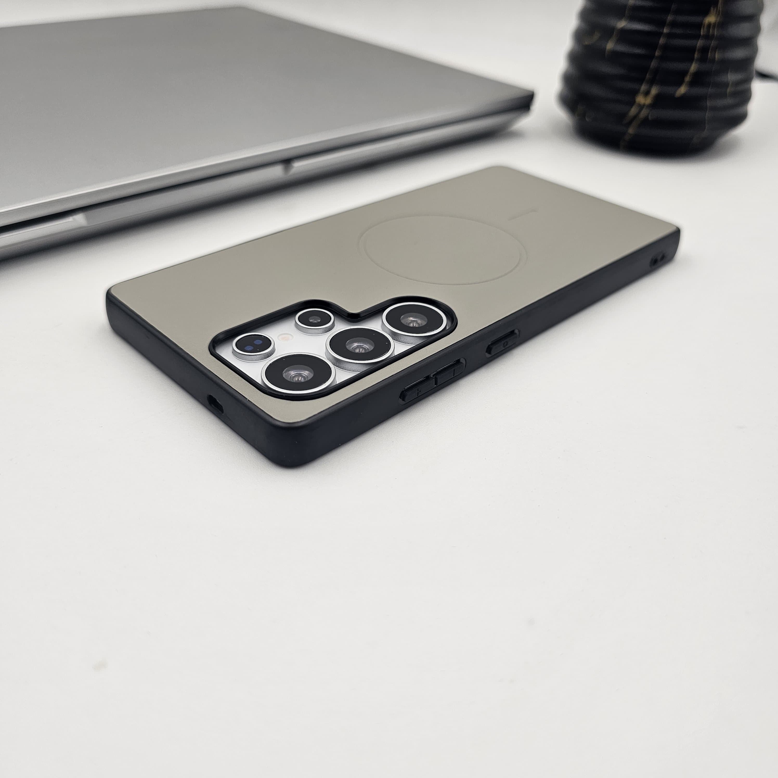 Samsung Galaxy S25 Ultra Smooth Feel Leather Magnetic Magsafe Case