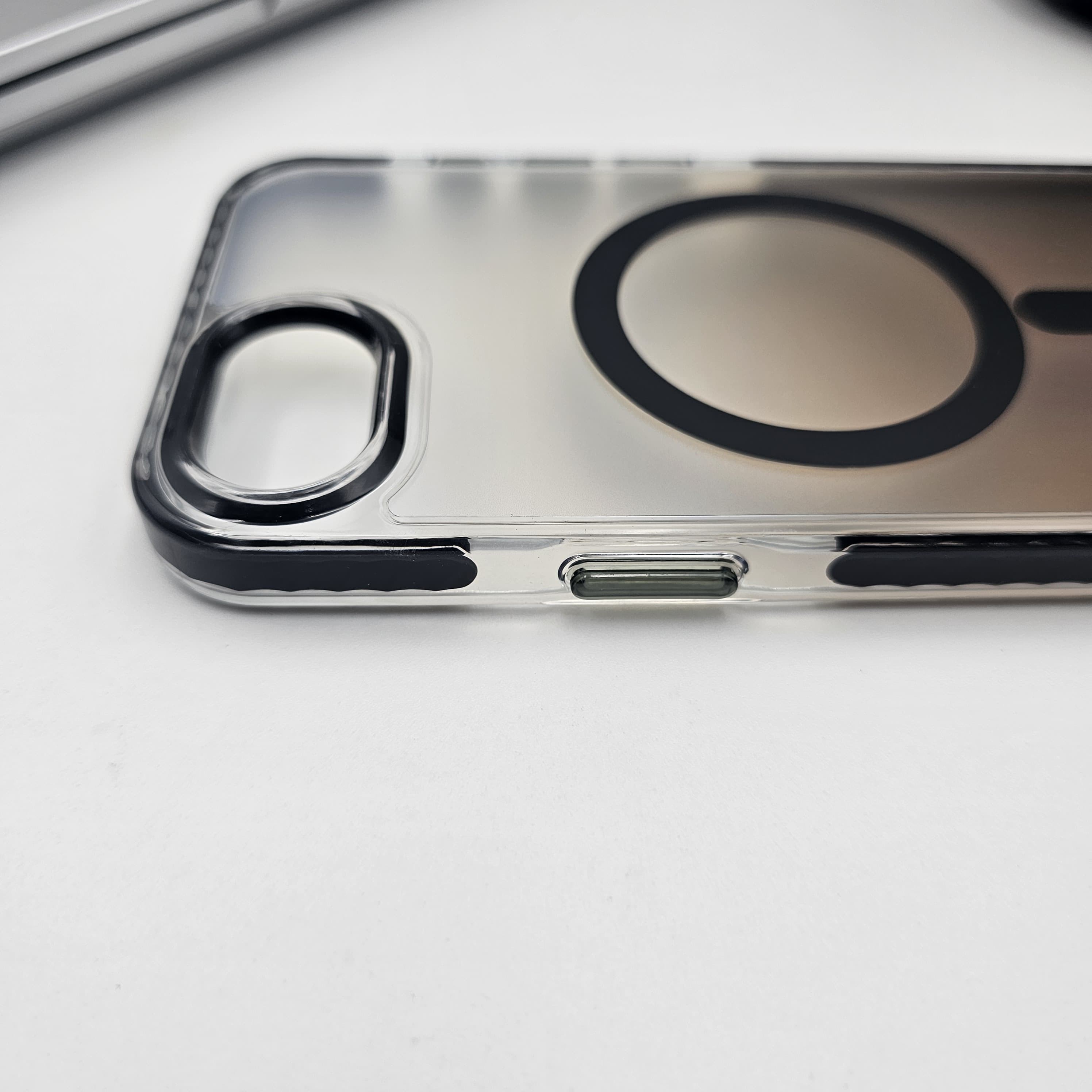 iPhone 16E Non Yellow OG Gradual Premium Matte Magsafe Case