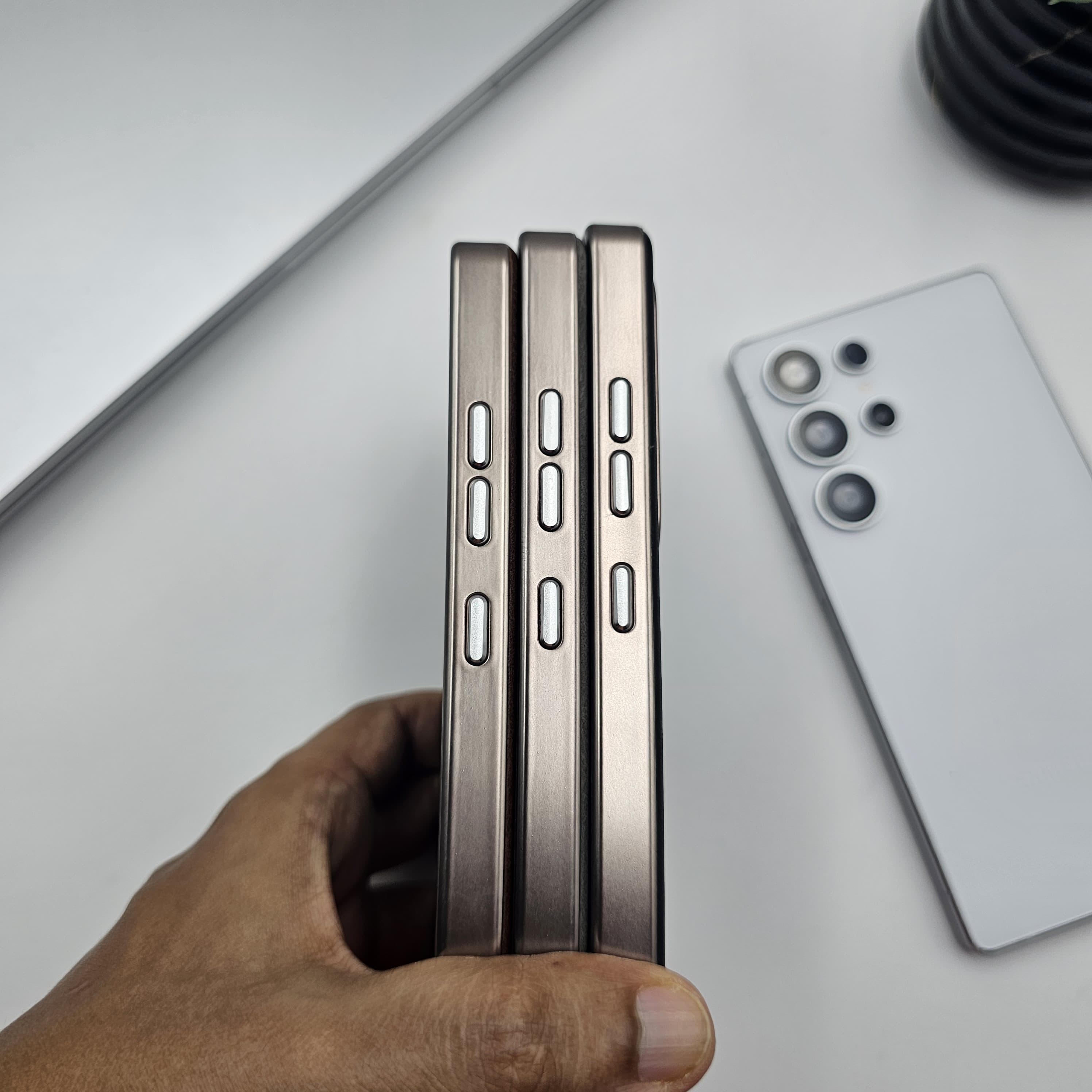 Samsung Galaxy S25 Ultra PU Leather Magnetic Magsafe Metallic Border Case