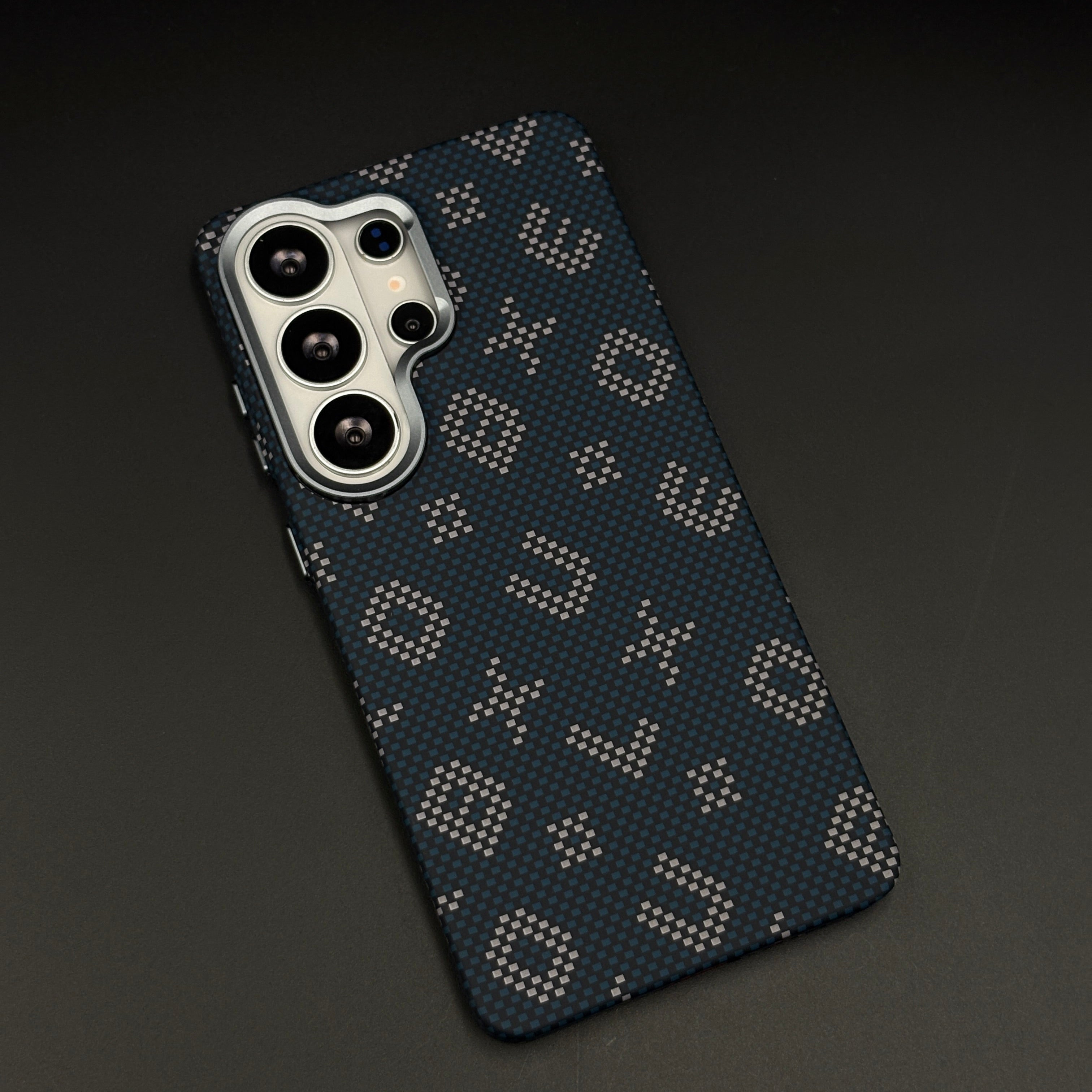 Glow in the Dark Aramid Fiber Case for Samsung Galaxy S26 Ultra | Hidden Magsafe | Luminous Design