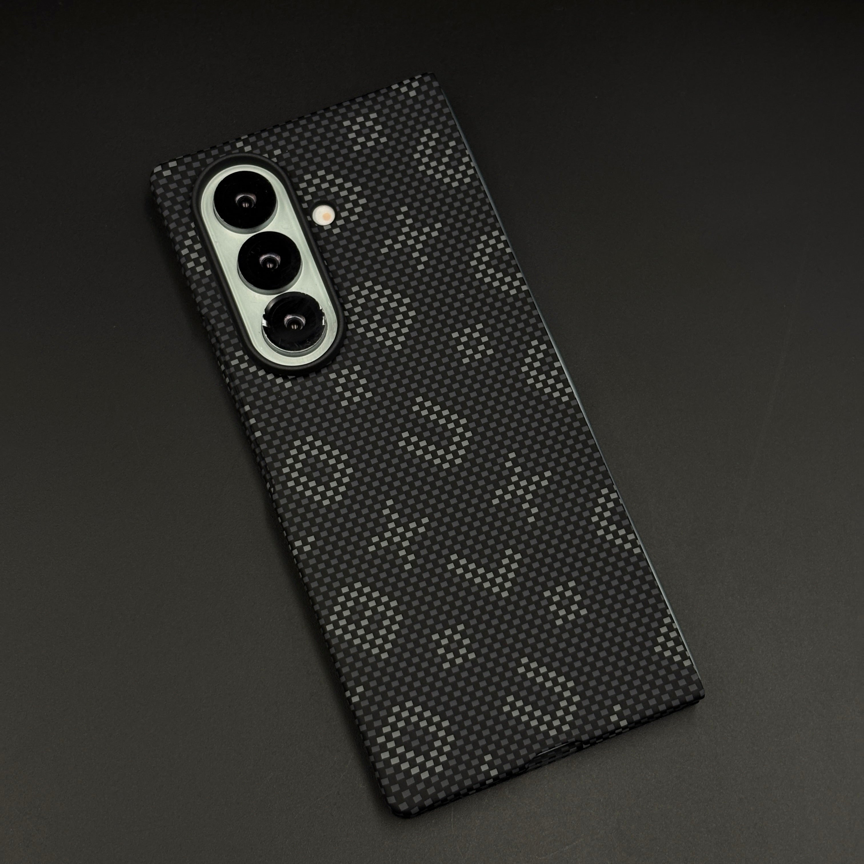 Glow in the Dark Aramid Fiber Case for Samsung Galaxy Z Fold 7 | Luminous Design