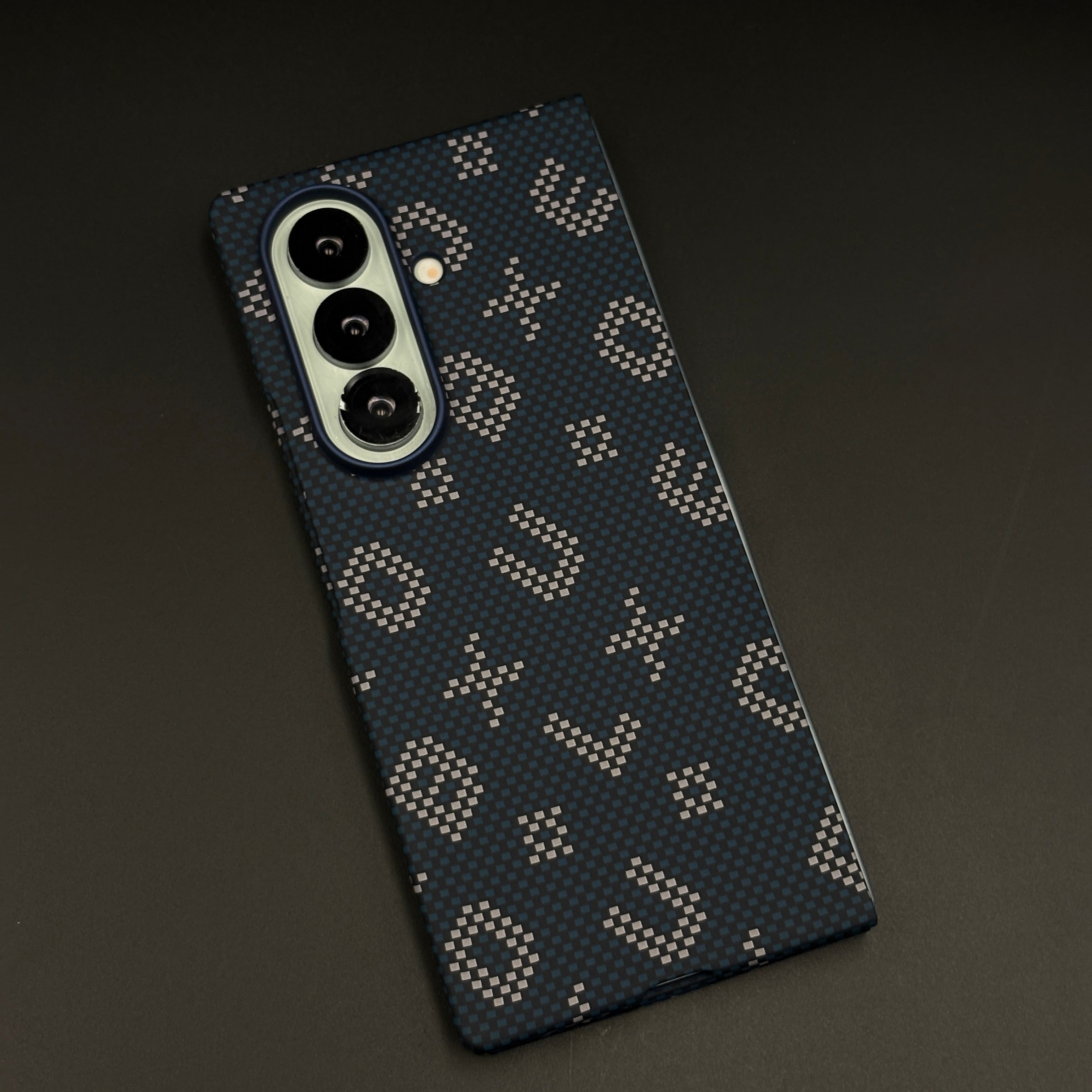Glow in the Dark Aramid Fiber Case for Samsung Galaxy Z Fold 7 | Luminous Design