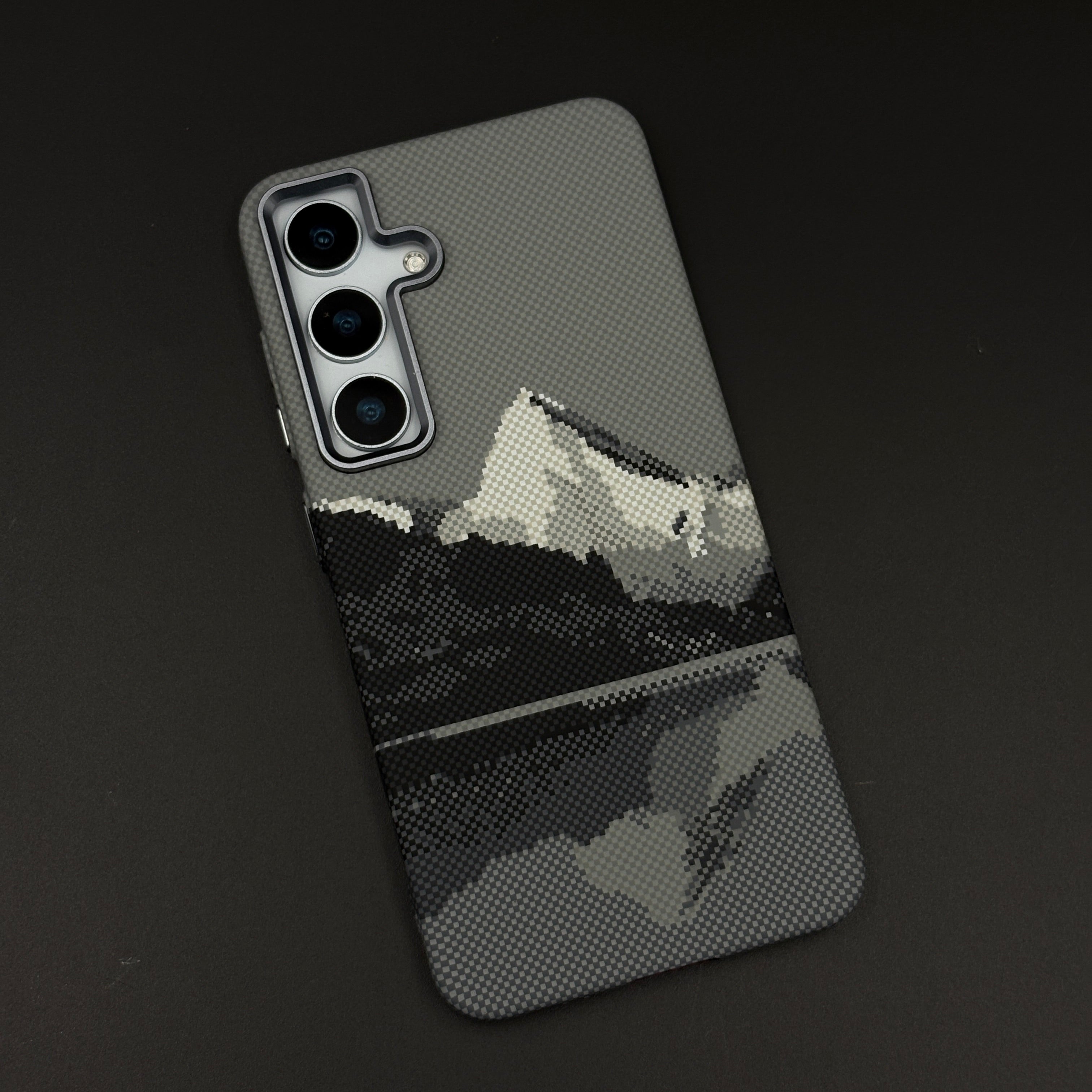 Aramid Texture Case Stripe Pattern Mountain for Samsung Galaxy S24 | S25 Carbon Fibre Feel | Hidden MagSafe | Ultra Slim Fit