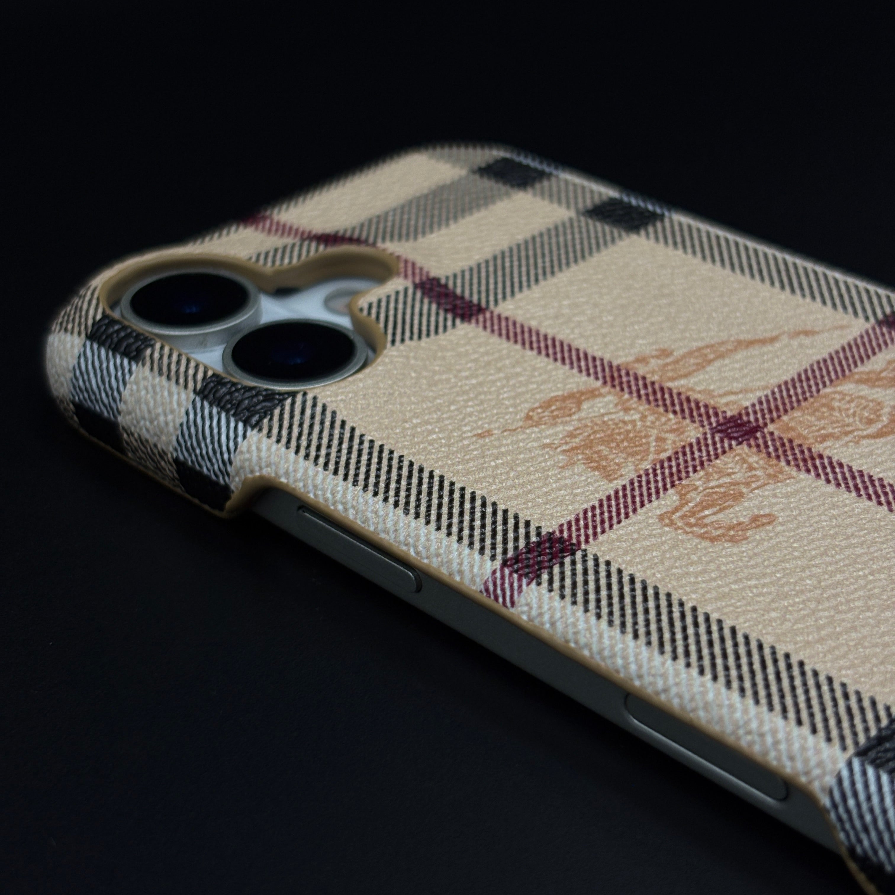 BBRY Branded Fine Leather Mobile Case Cover for iPhone 17 | Classic British Style Check Leather