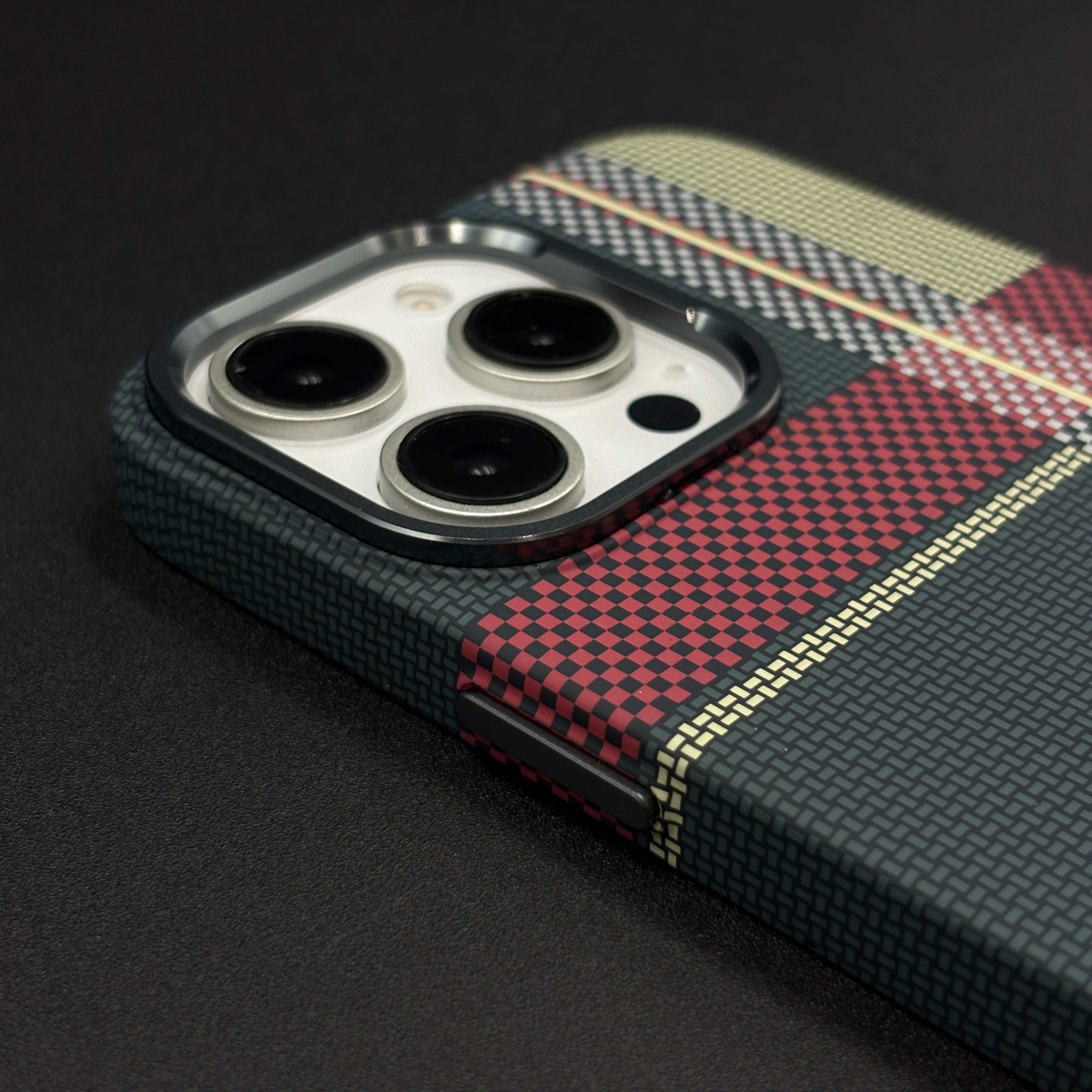 Aramid Texture Case Checkered Pattern for iPhone Carbon Fibre Feel | Hidden MagSafe | Ultra Slim Fit