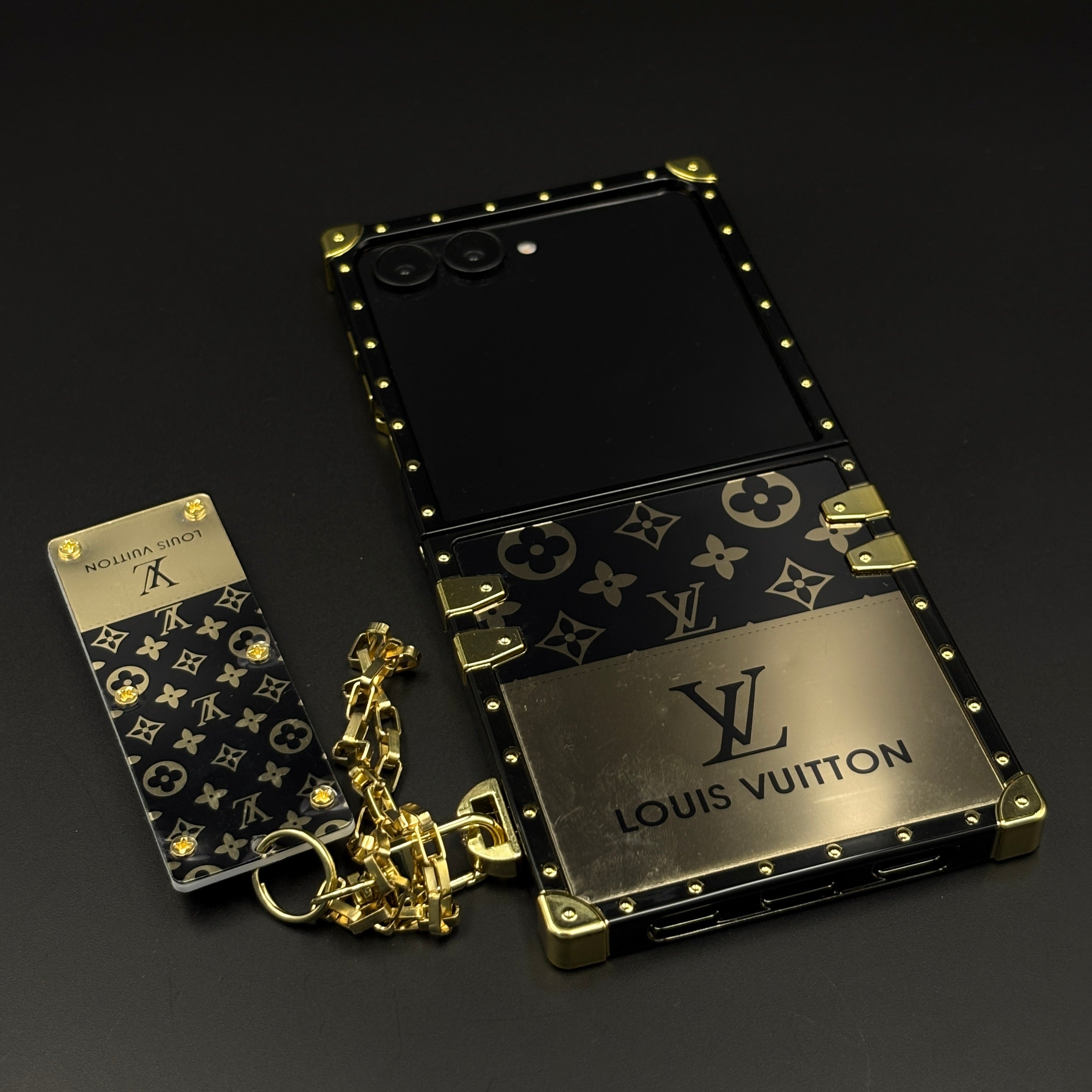 Luxury Trunk Case with Chain for Samsung Galaxy Z Flip 7 Designer Metal Frame | Gold Monogram