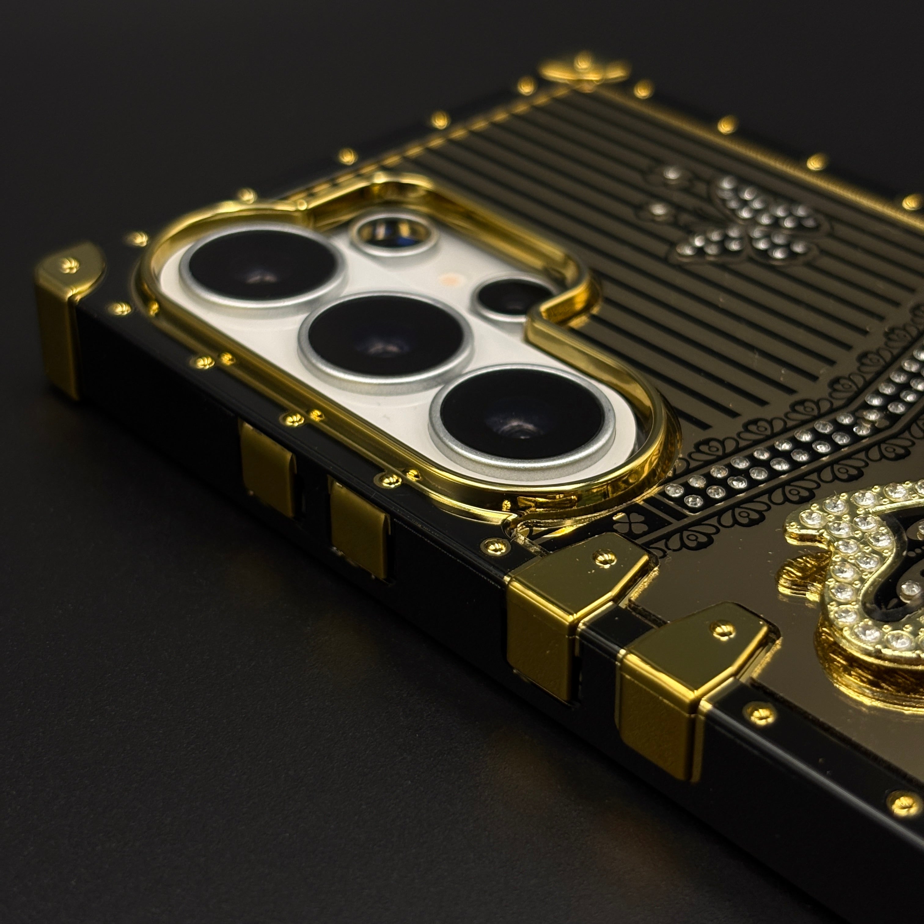 Limited Edition Butterfly Square Trunk Mobile Case Cover for Samsung Galaxy S26 Ultra