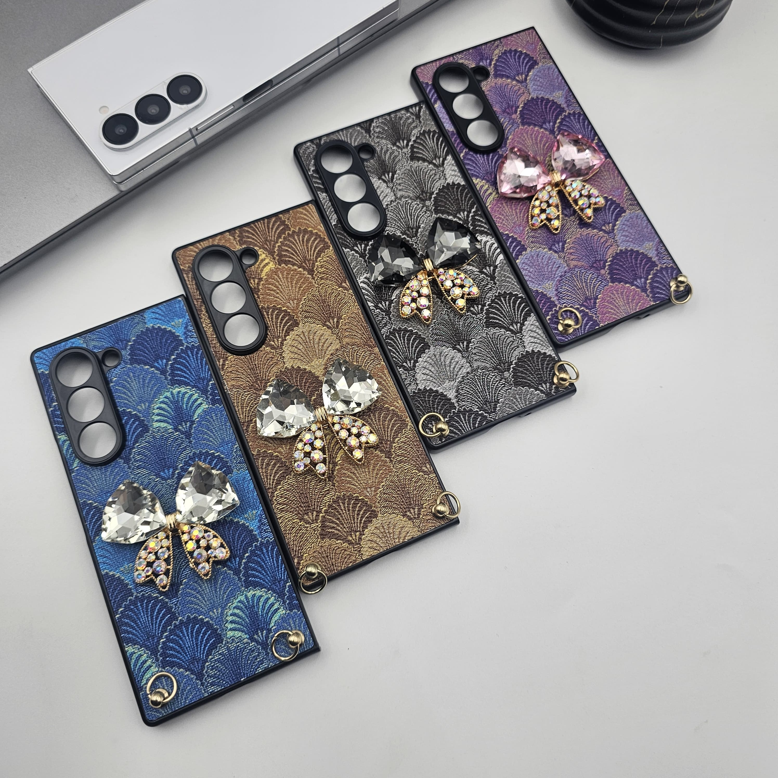 Samsung Galaxy Z Fold 6 Sea Shell Pattern Bow Diamond Pearl Strap Holder Case