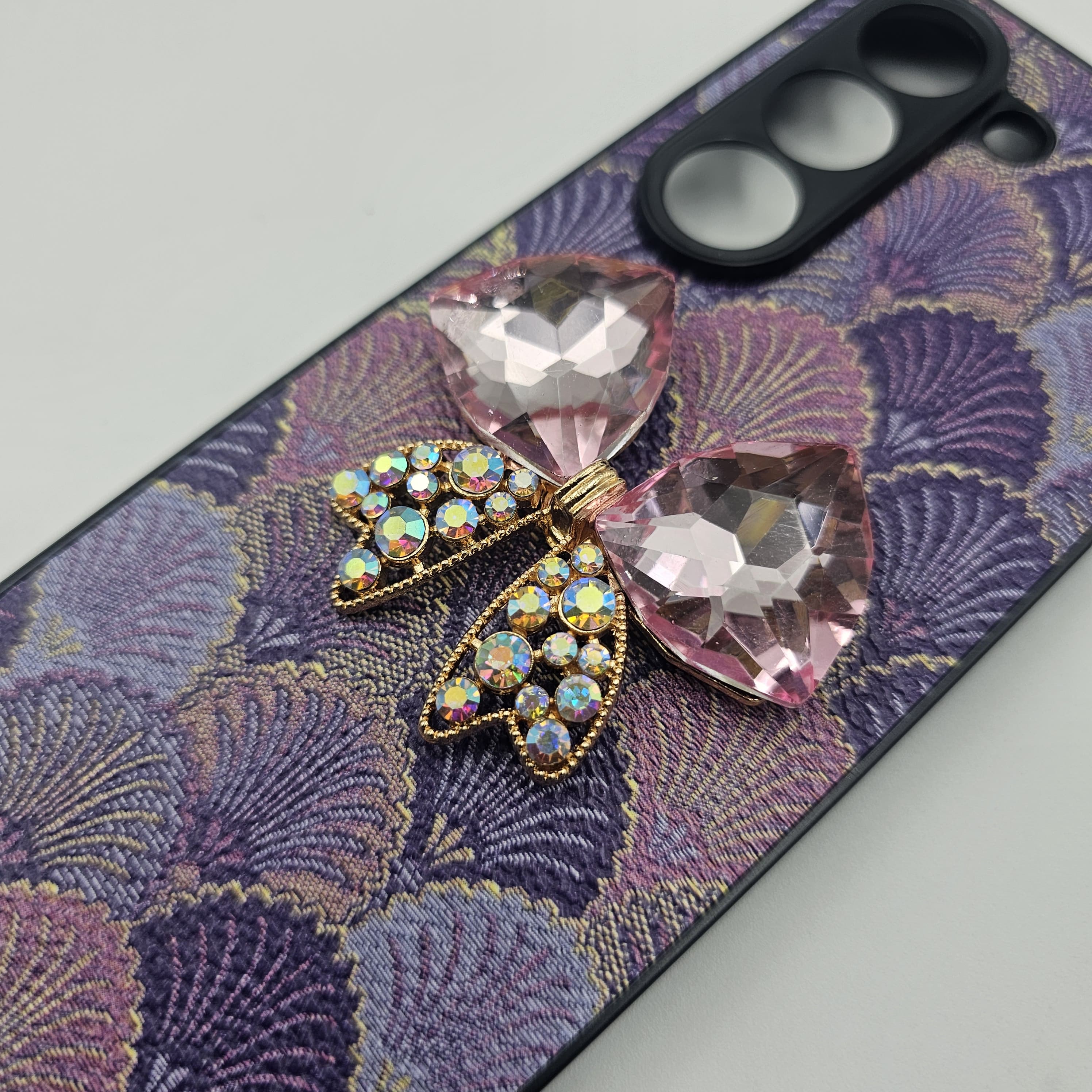 Samsung Galaxy Z Fold 6 Sea Shell Pattern Bow Diamond Pearl Strap Holder Case