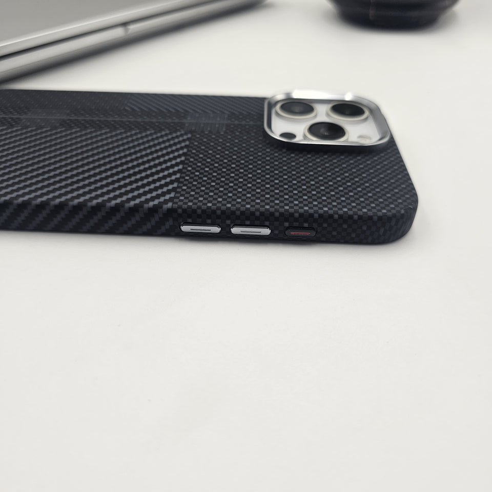 iPhone Carbon Fibre Feel Pattern With Magsafe Case