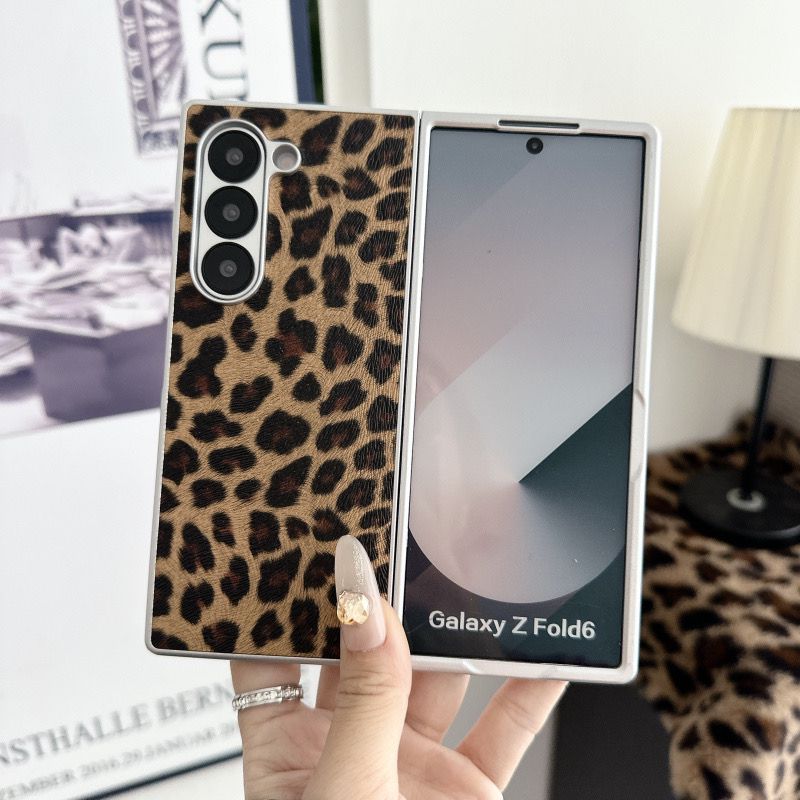 Samsung Galaxy Z Fold 5 Leopard Print Design Case